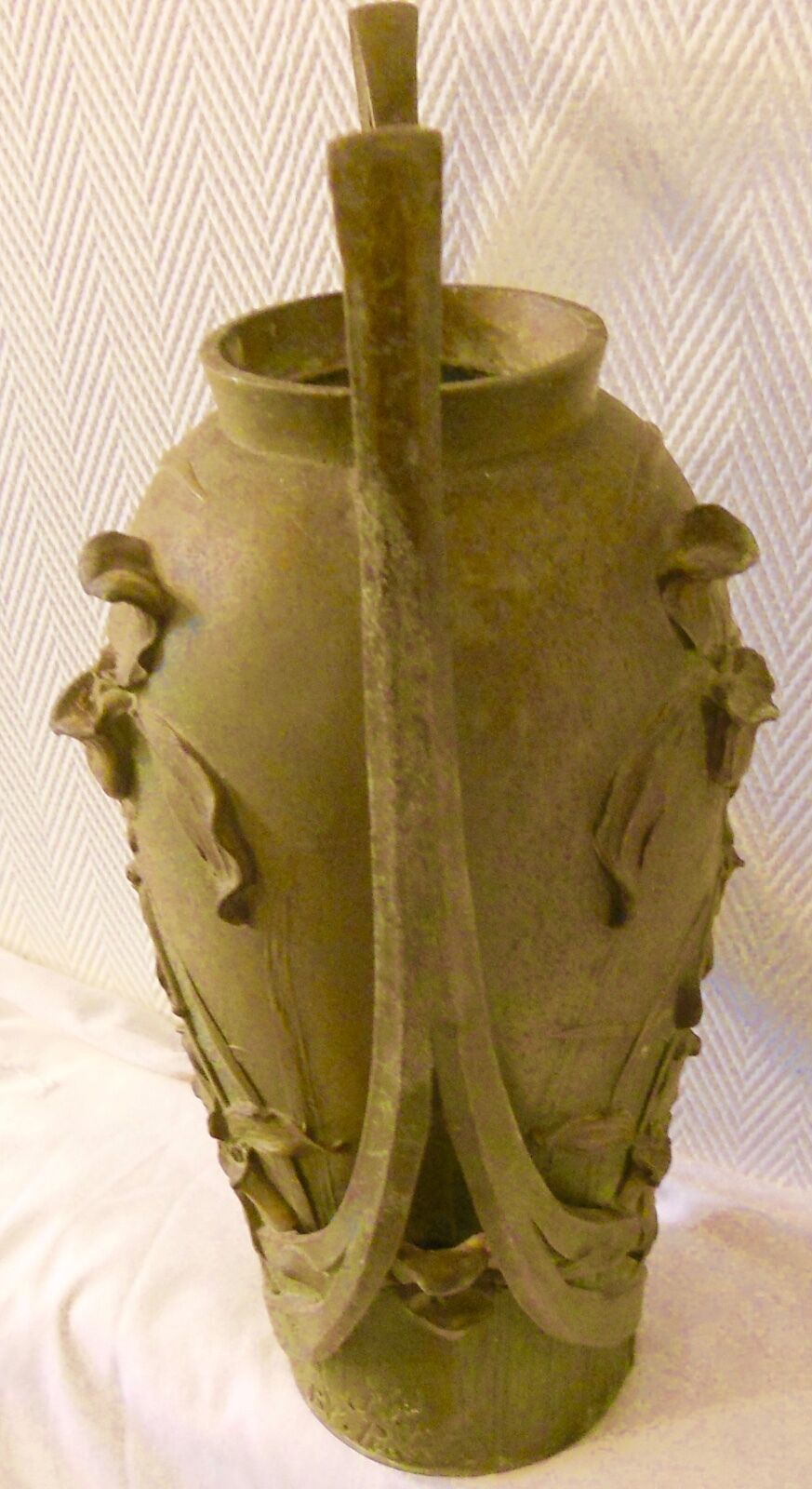 Vase signed Blanche Poccard de Saintilau, salon 1902, art nouveau