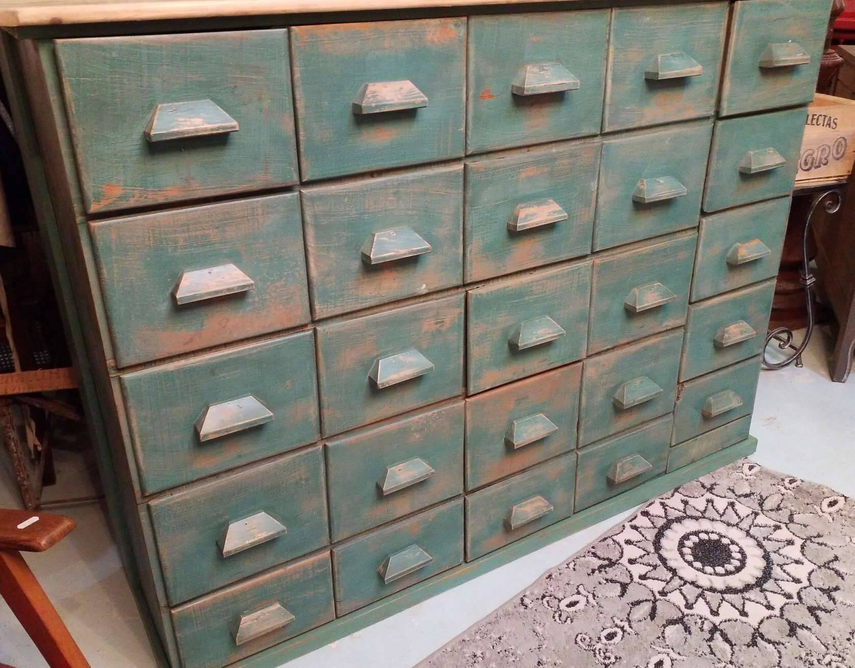 Drawer cabinet