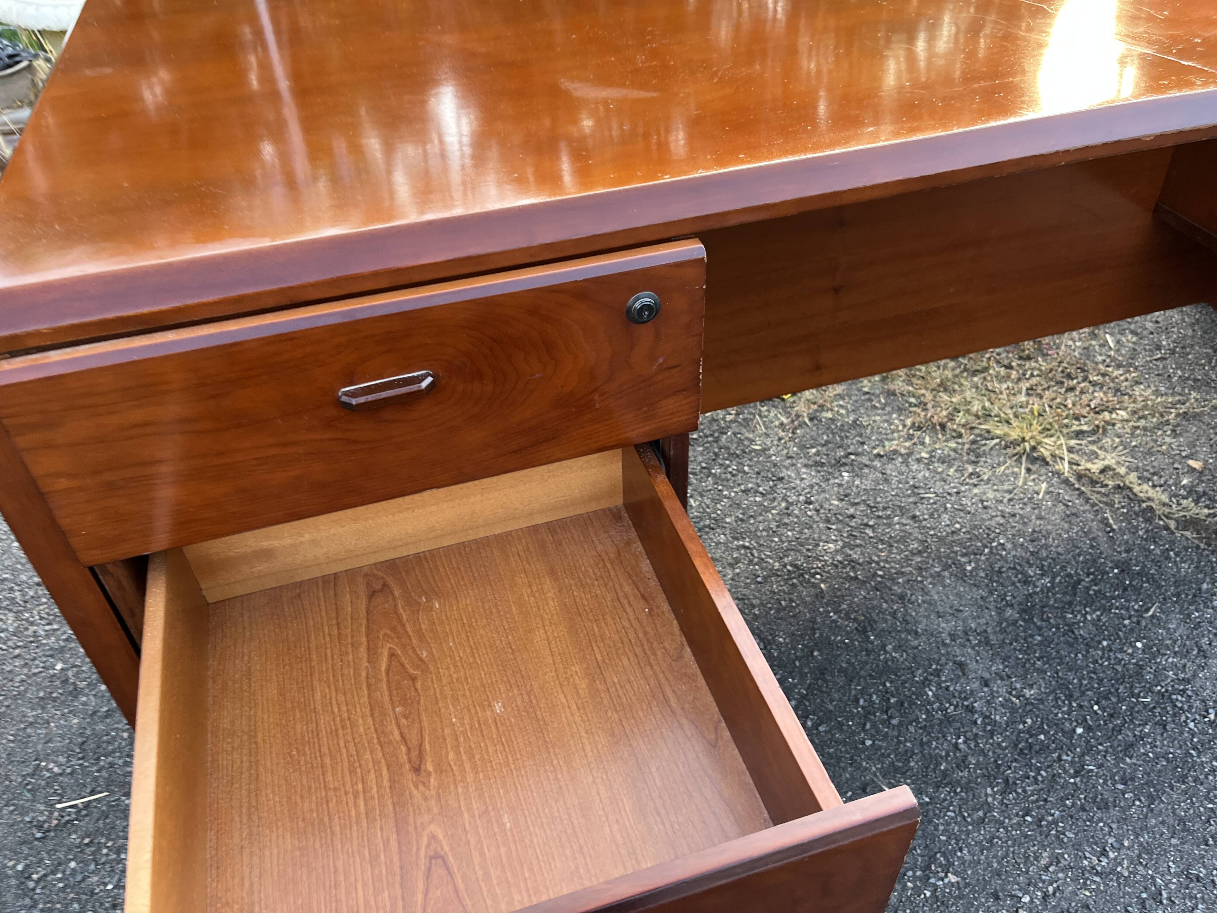 Large Vintage Modernist Desk – 1950s/1970s