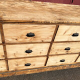 Drawer cabinet