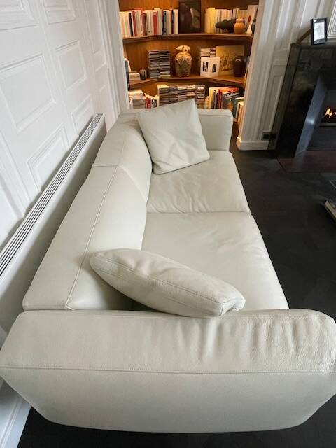 Cassina two-seater sofa in white leather, designer Lissoni, plus 3 white leather cushions