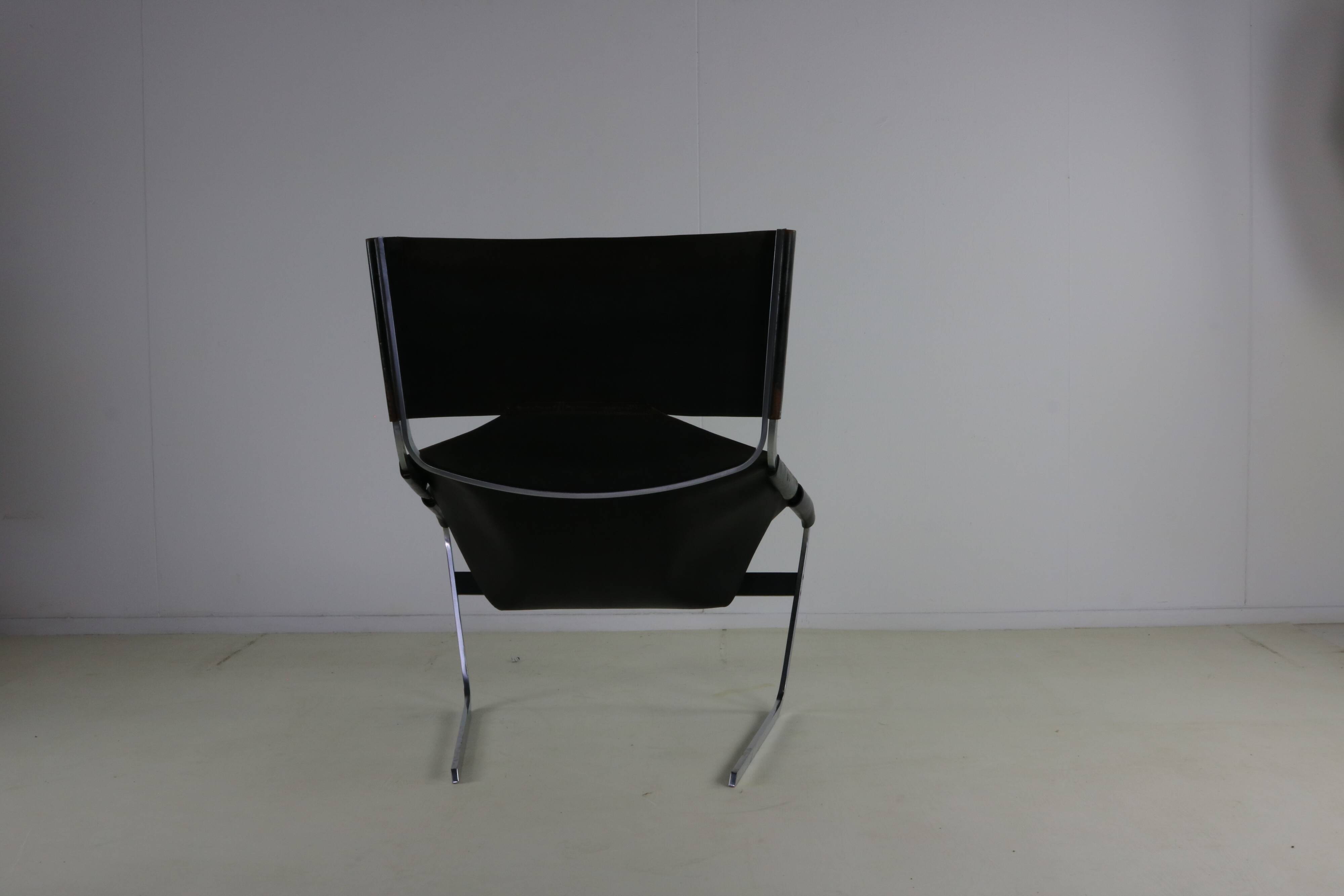 Famous sixties design lounge chair by Pierre Paulin for Artifort