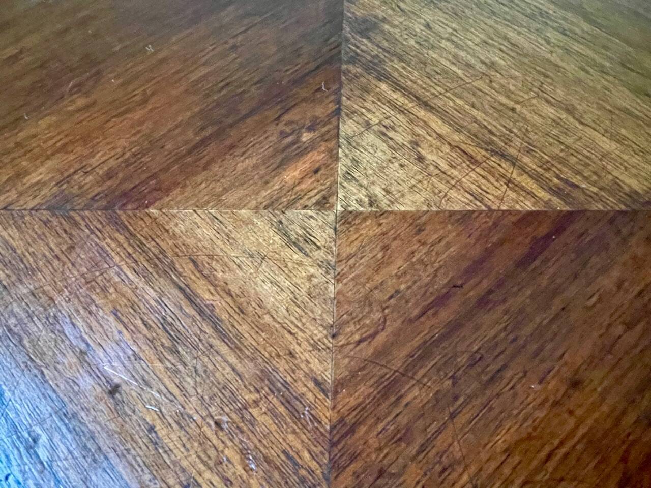 Folding side table in turned wood and marquetry circa 30's/40's