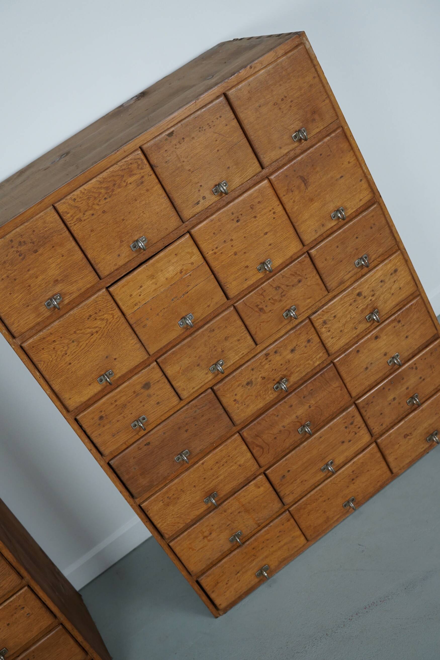 Armoire d'apothicaire vintage allemande en pin et chêne, années 1950