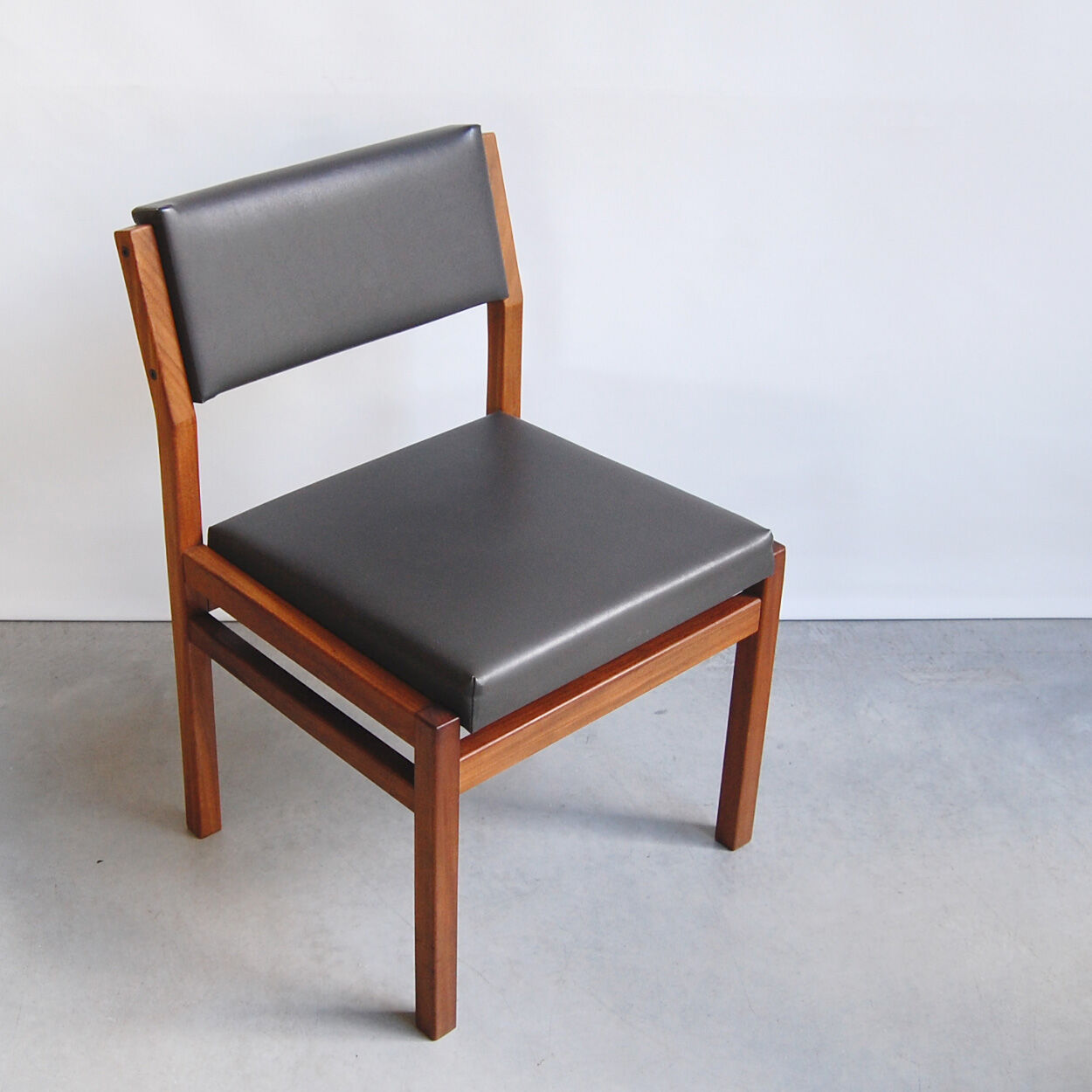 Pair of chairs model SA41 by Cees Braakman for Pastoe 1960s