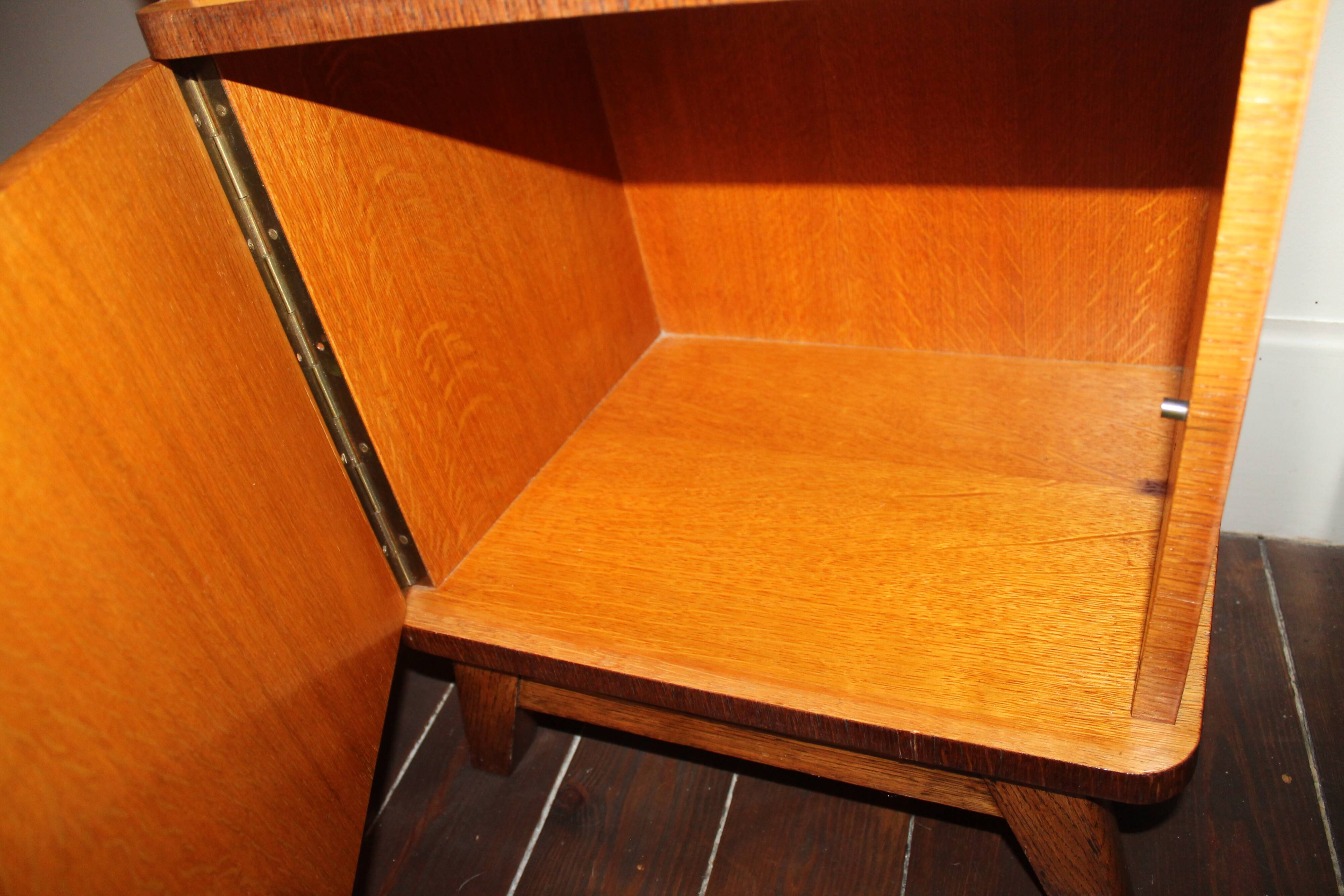 Pair nightstands vintage 50s