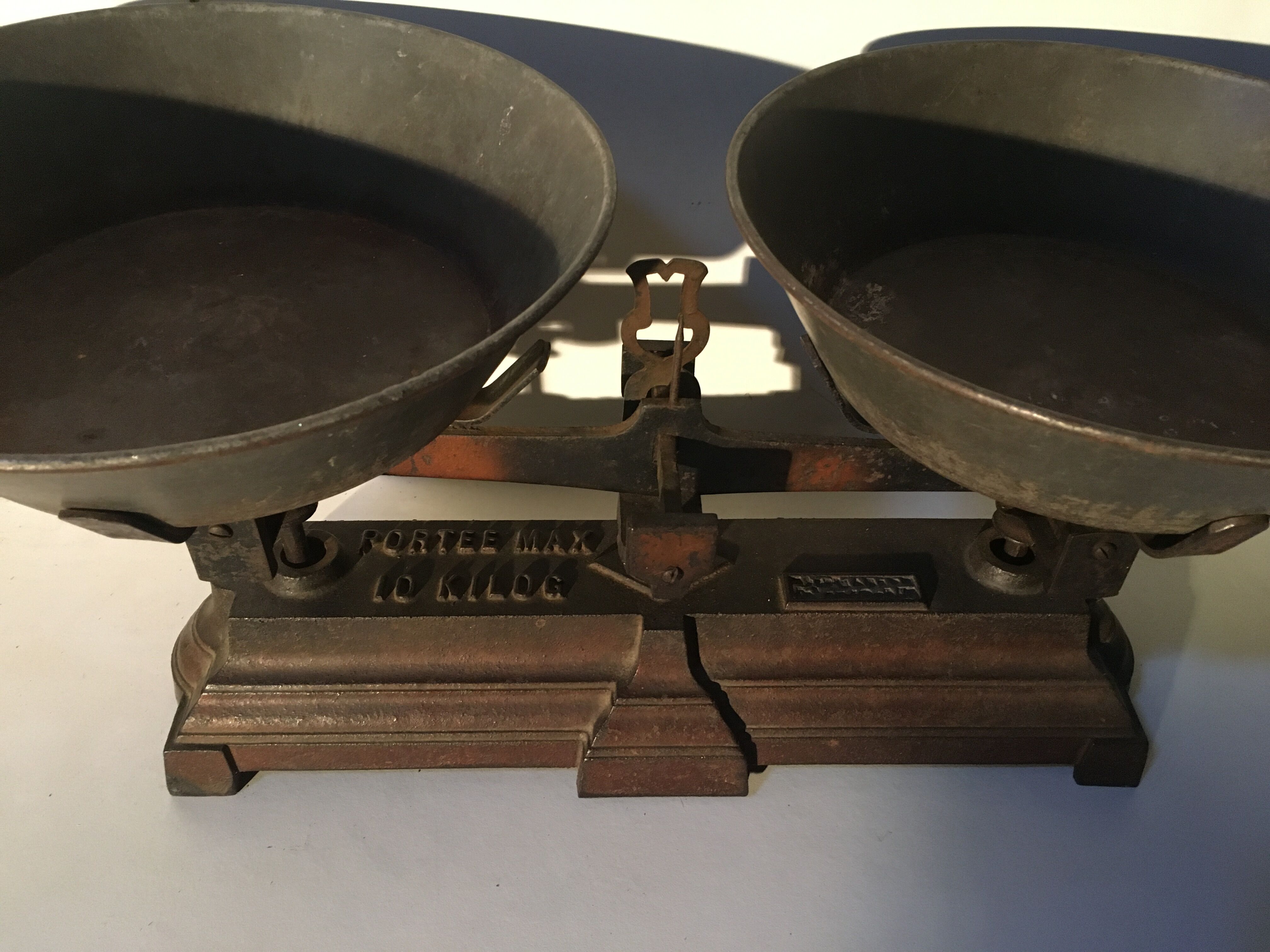 Cast iron merchant balance