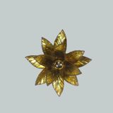 Wall sconce flower shaped and brass