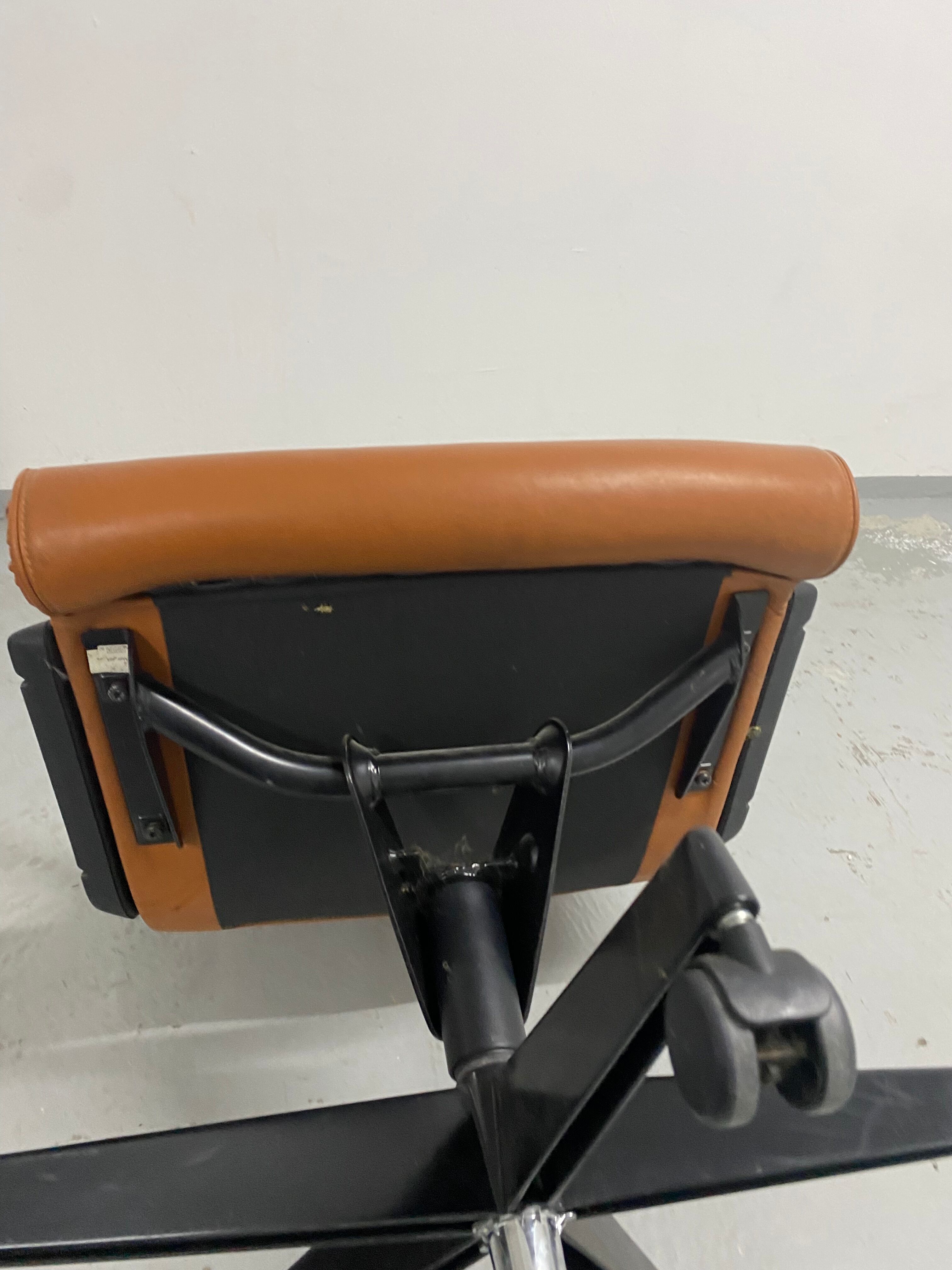 Fauteuil Richard Sapper édition Knoll cuir cognac