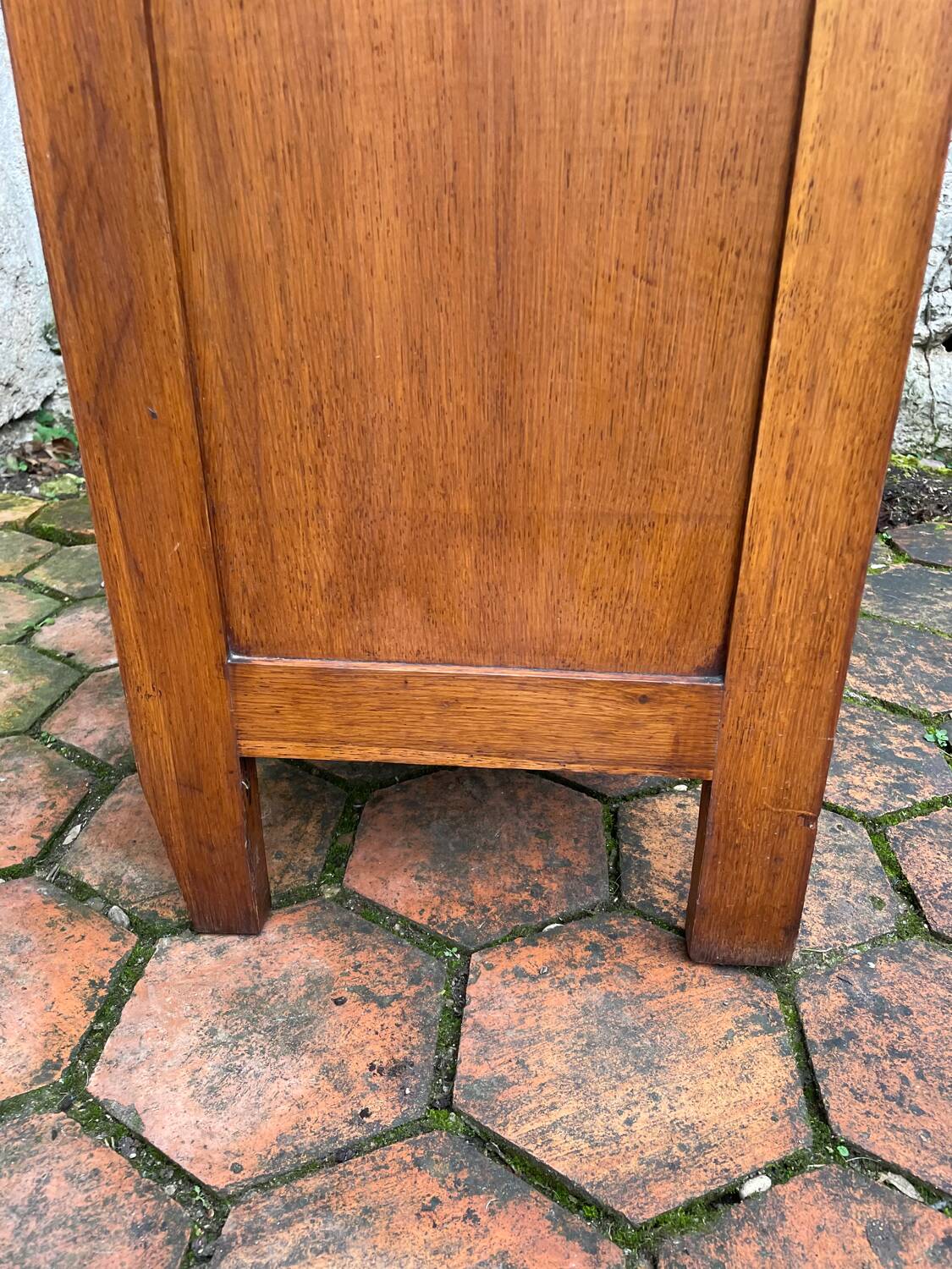 Vintage chest of drawers