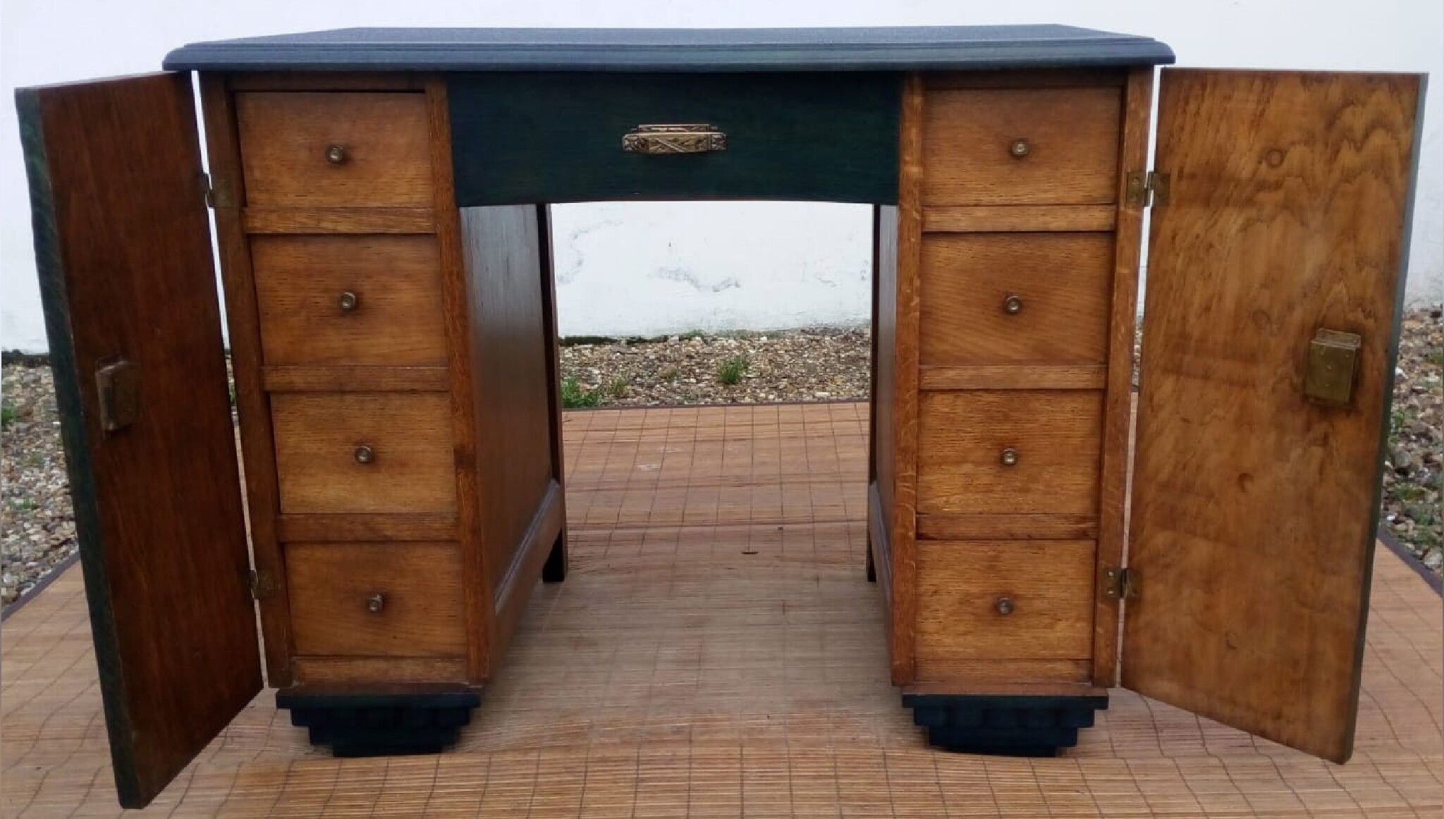 Art deco desk