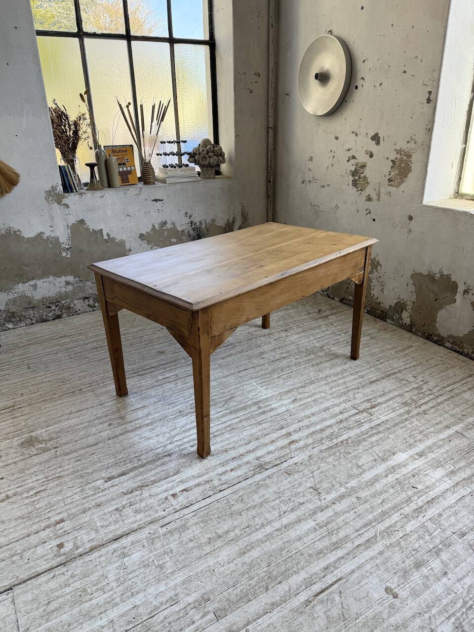 Oak desk with spindle legs, 1950s