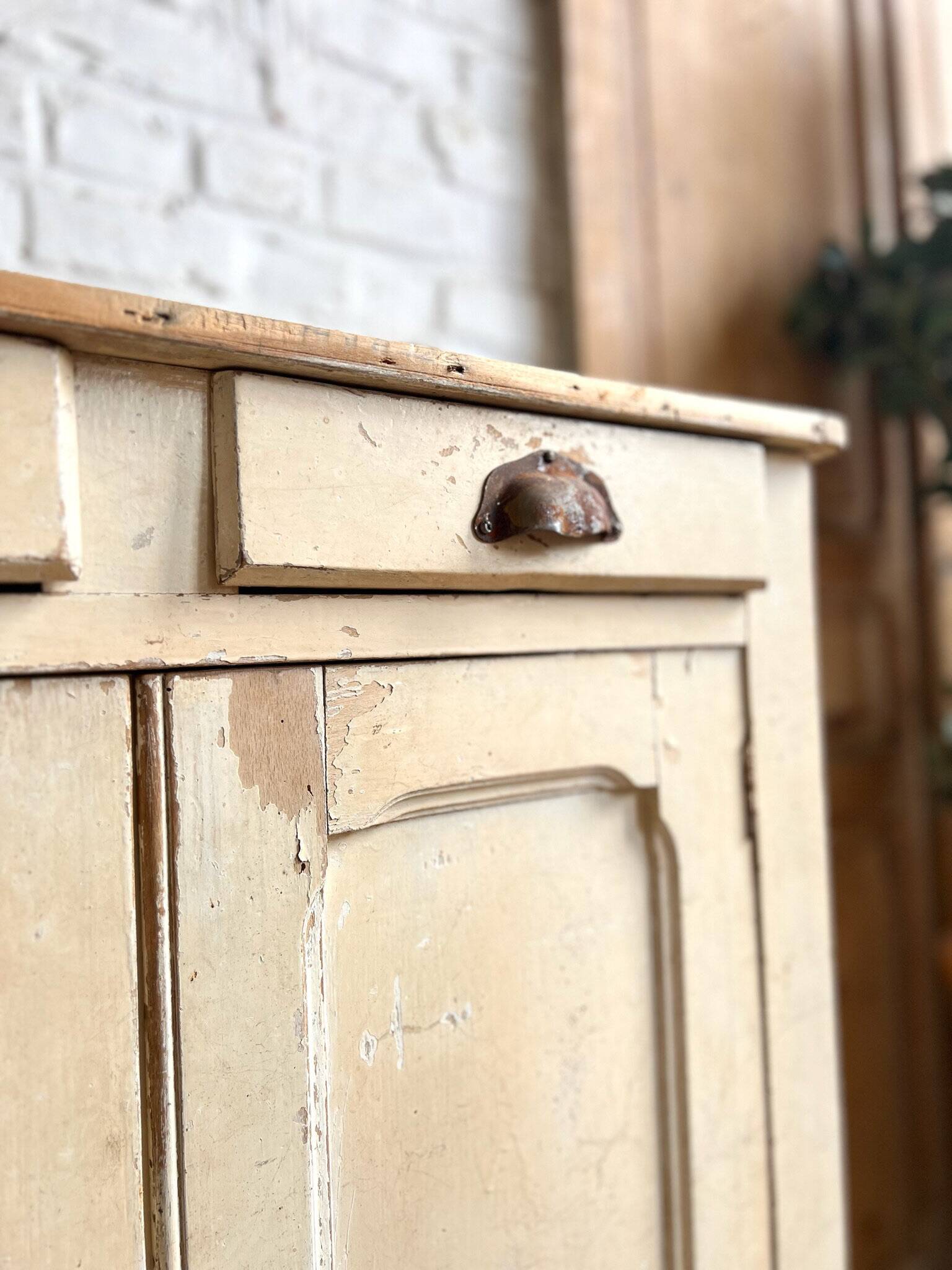 Old Parisian buffet with original patina.