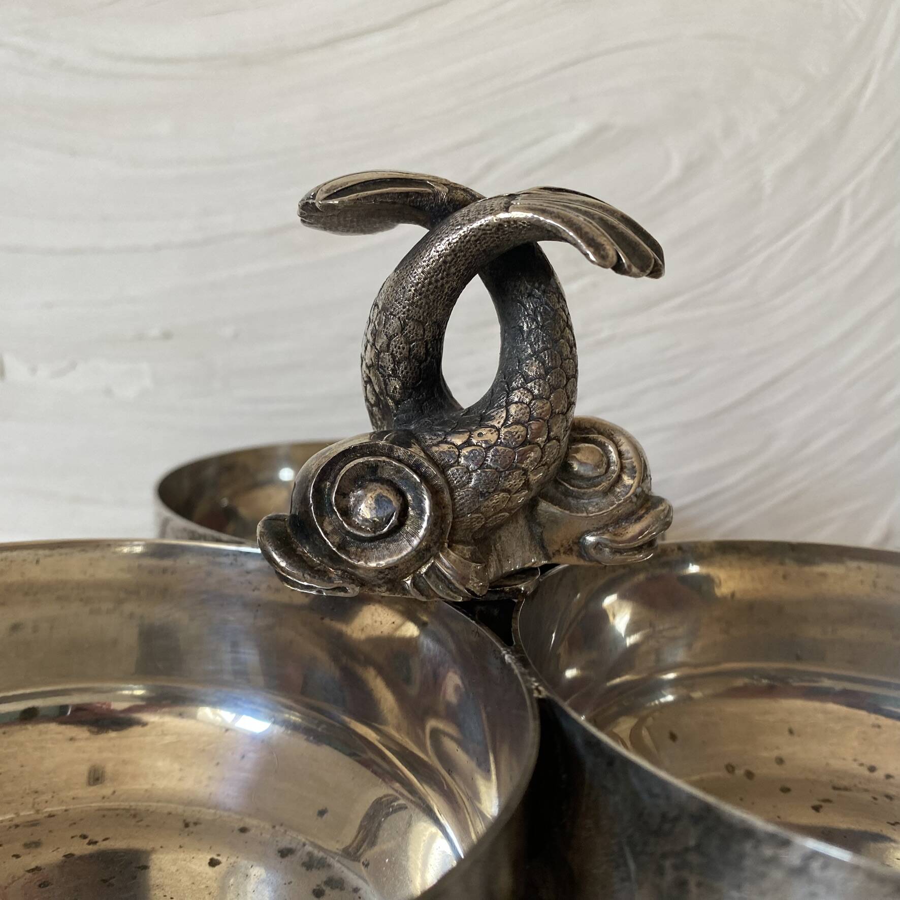 Plat serviteur argenté poissons