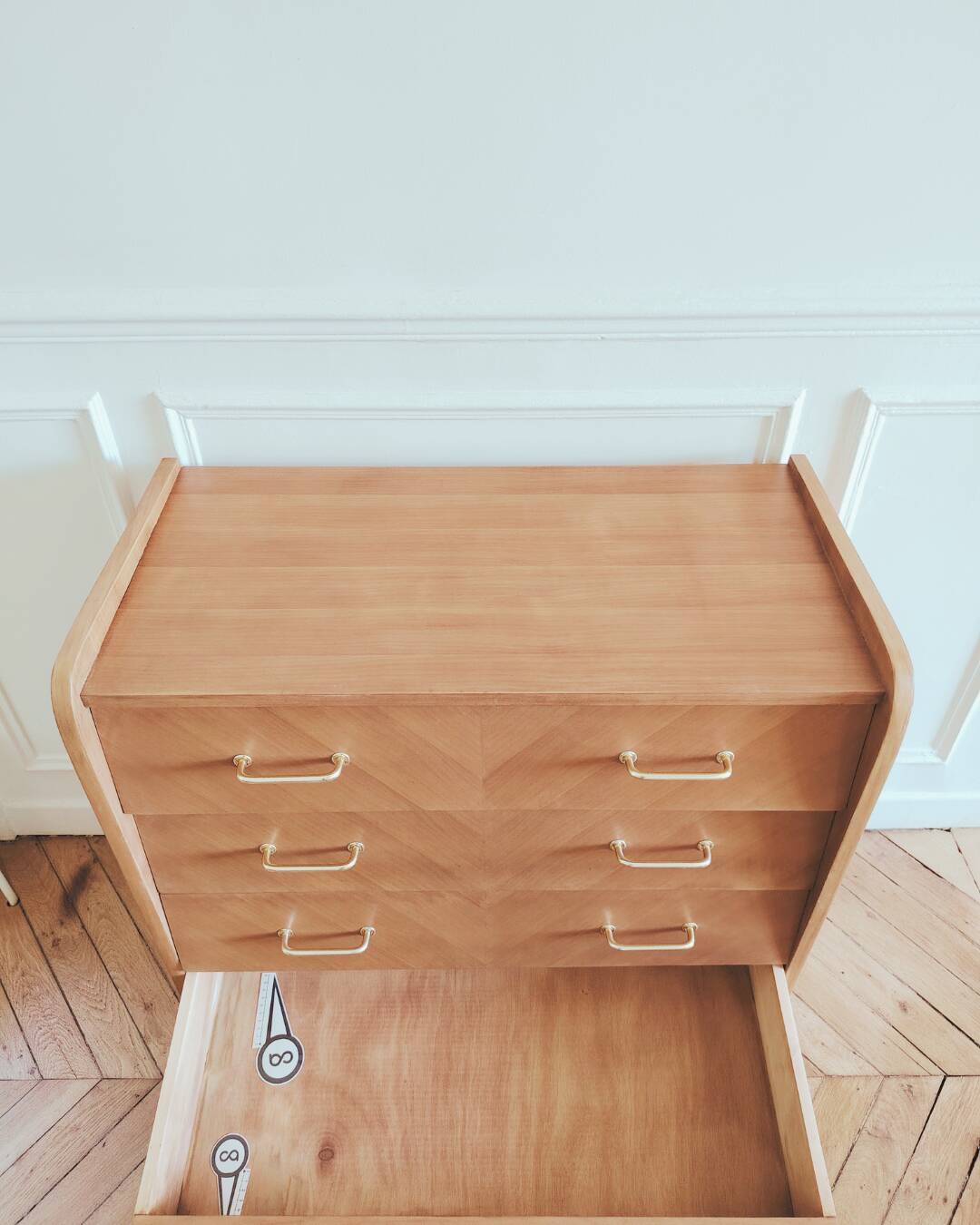 Commode au design scandinave vintage rénovée, années 60