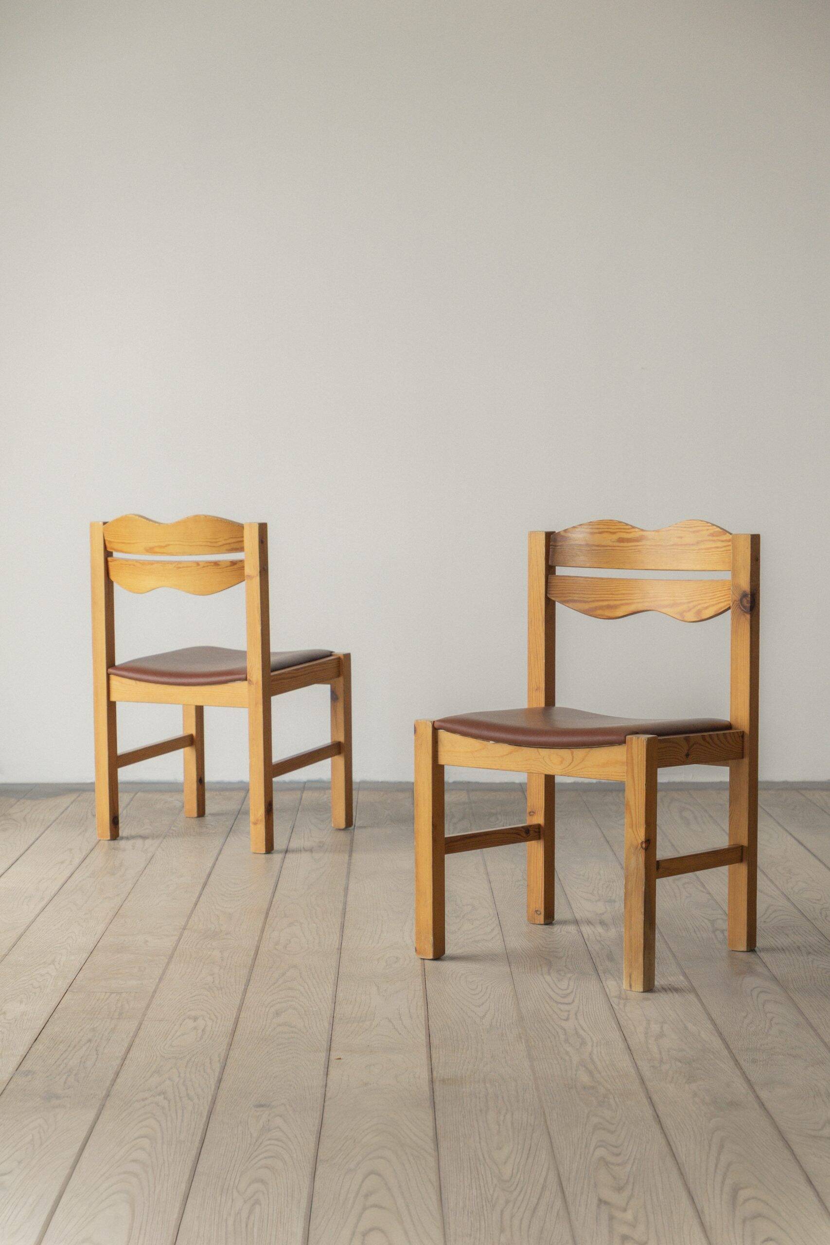 Dining chair (set of four)