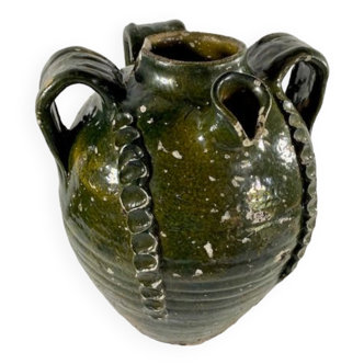 Oil jug in glazed clay from the 18th century.