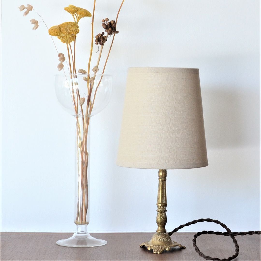 Bedside lamp in gold metal and linen lampshade