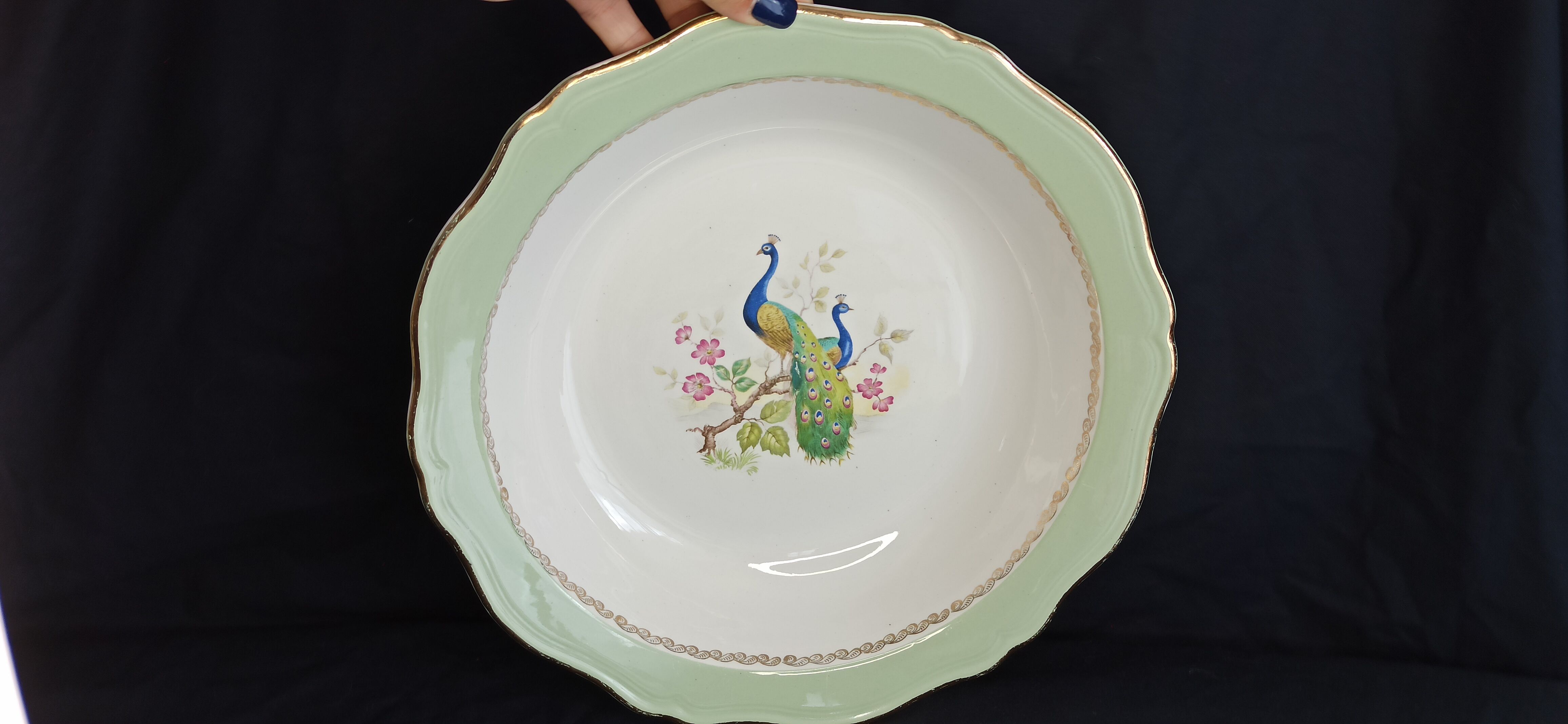 Hollow serving dish - peacock décor - l'amandinoise