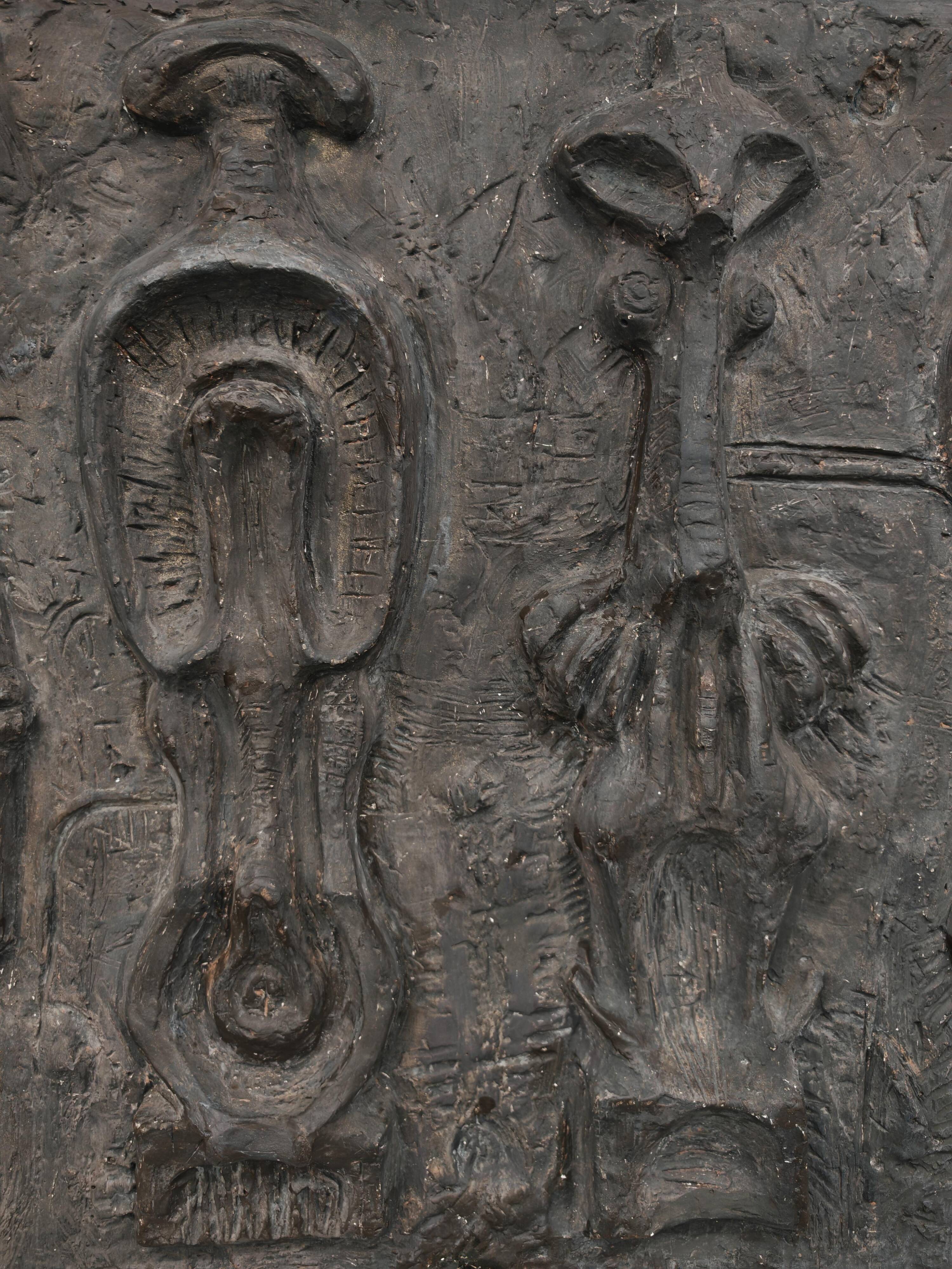 Sculptural anthropomorphic bas-relief by Venija Vučinić in plaster.
