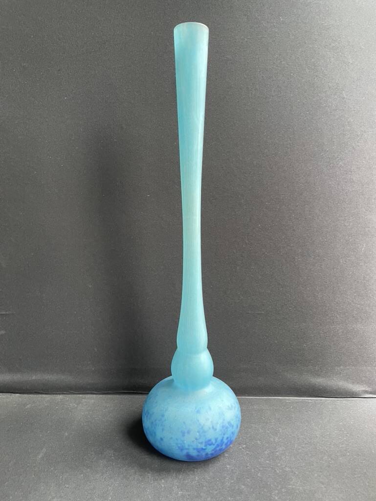 Soliflore vase named “Berluze” – Marmoreal glass – Signed Lorrain by Daum (1925-1934)
