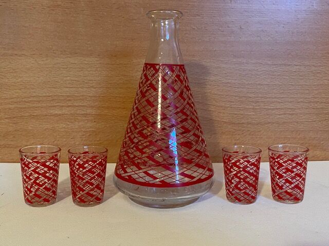 Carafe à liqueur et ses 4 verres vintage année 70