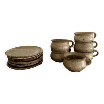 6 stoneware cups and saucers
