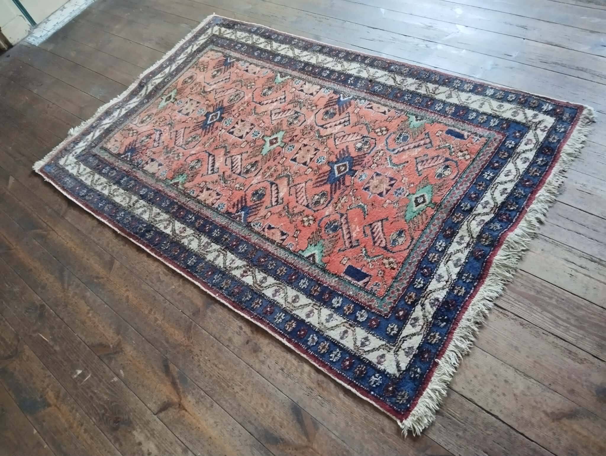 Handmade Persian rug 160x103cm