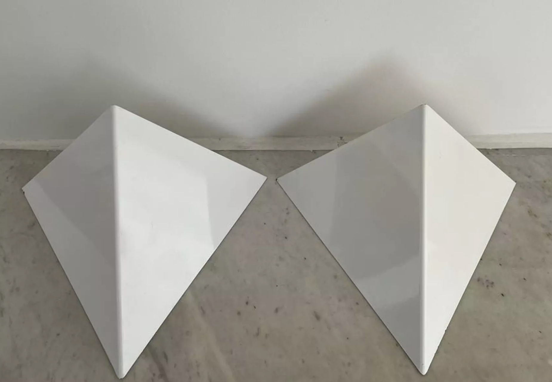 Paire d'appliques vintage géométriques, métal laquées blanc, Europhane France 1970