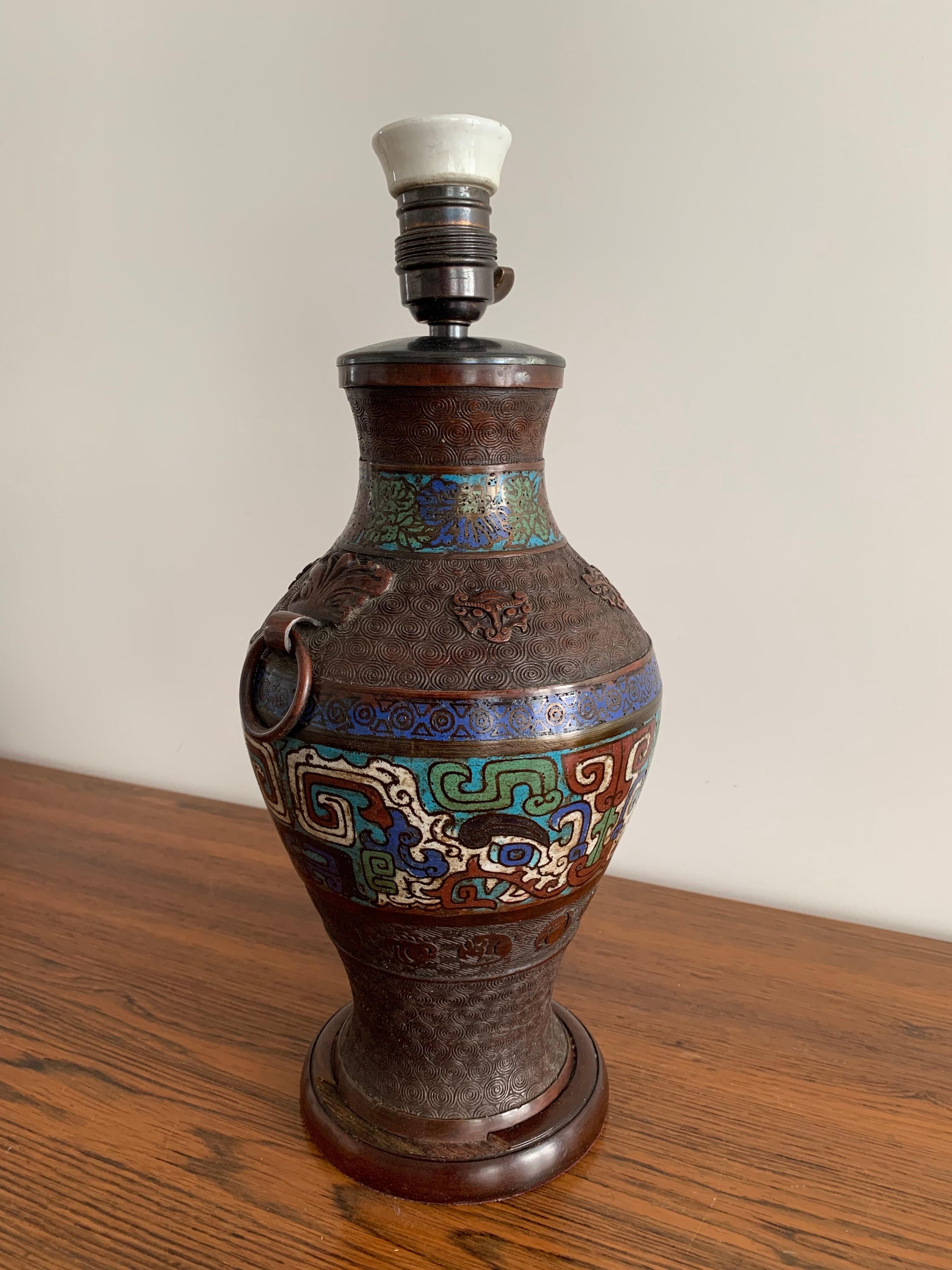 Partitioned table lamp in bronze, China 1880
