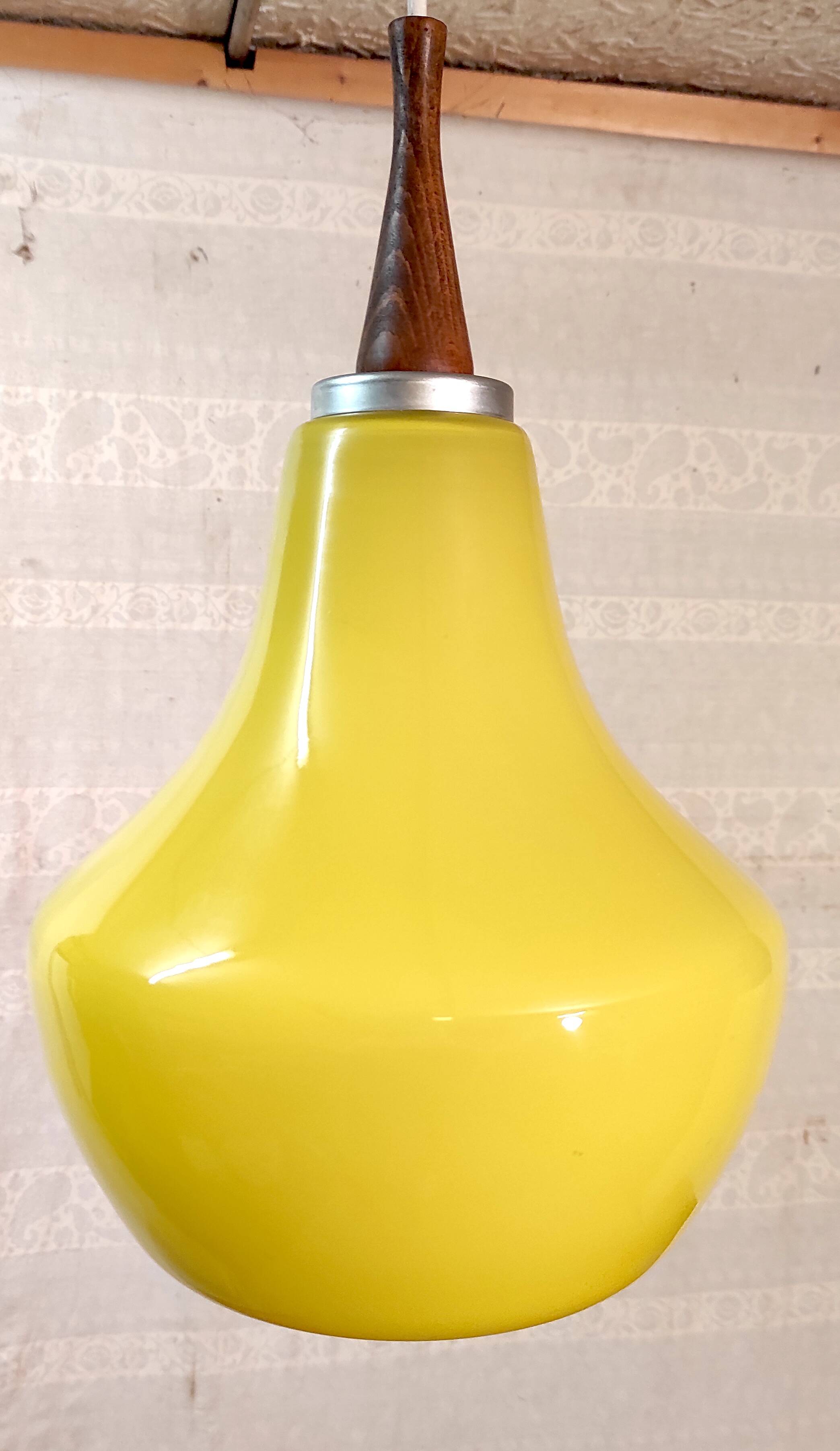 Scandinavian style suspension in green/yellow opaline - 1970s