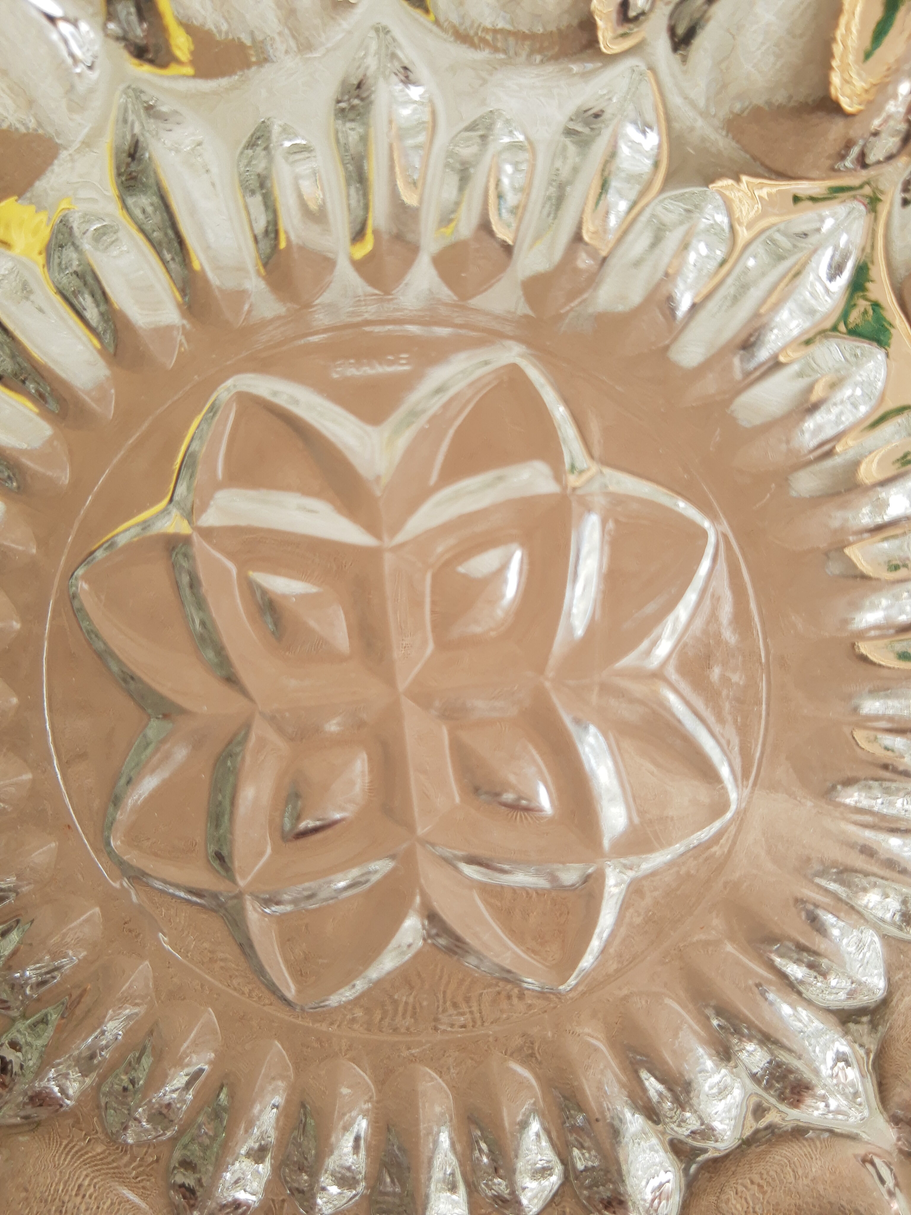 Large chiseled glass fruit cup