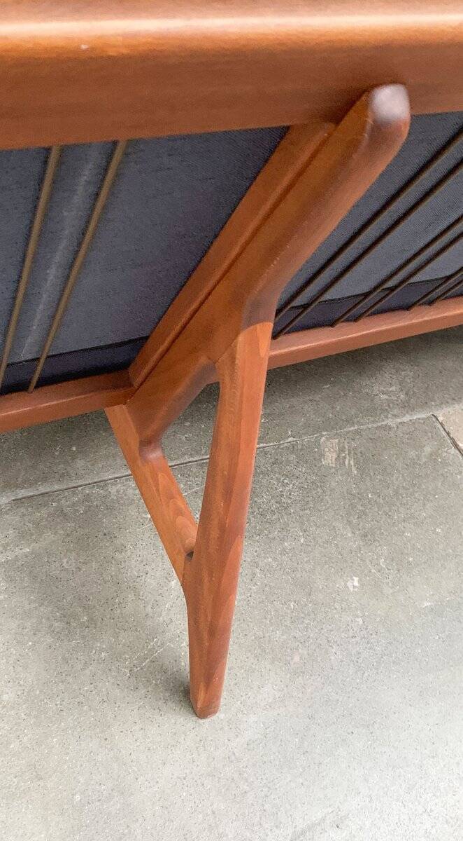 Mid-century minimalist teak canapé by Orla Mølgaard Nielsen for France & Søn / France & Daverkosen.