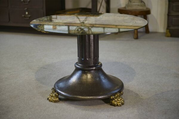 Table basse en fonte et verre églomisé néo-classique 1940’s