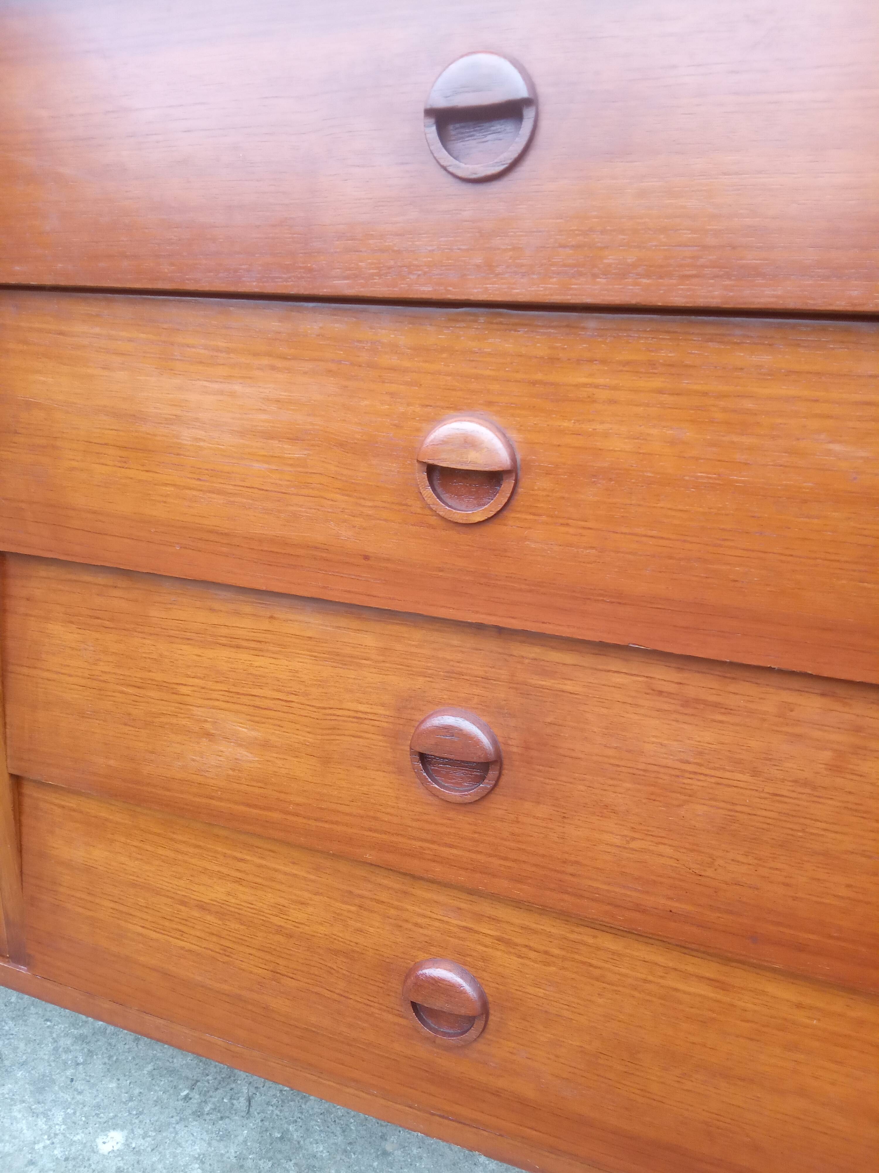 Teak chest of drawers 60s