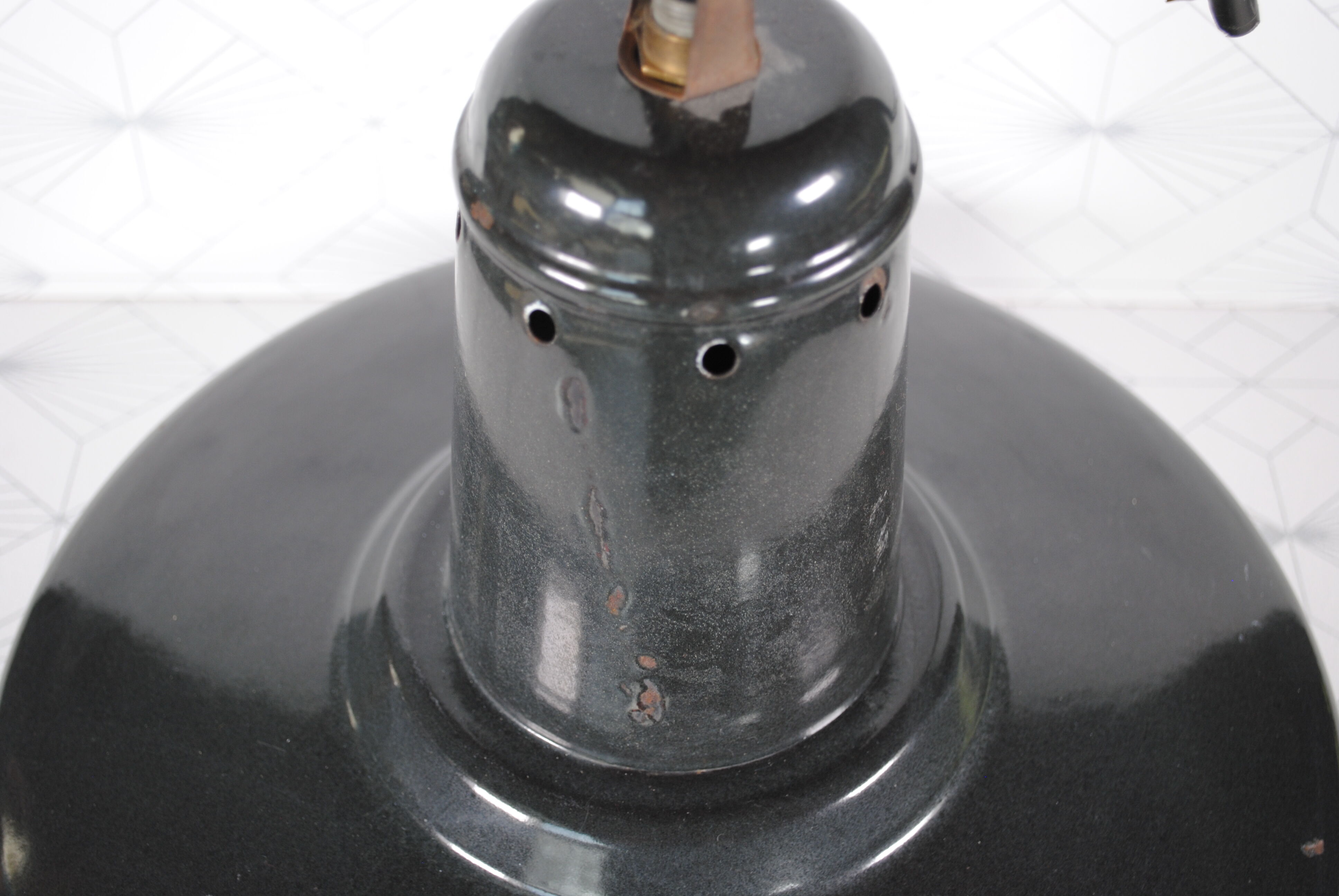 Enamelled industrial hanging