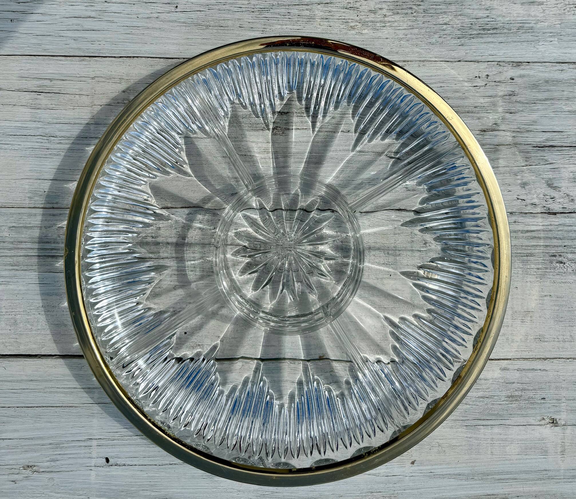 Large compartmentalized dish