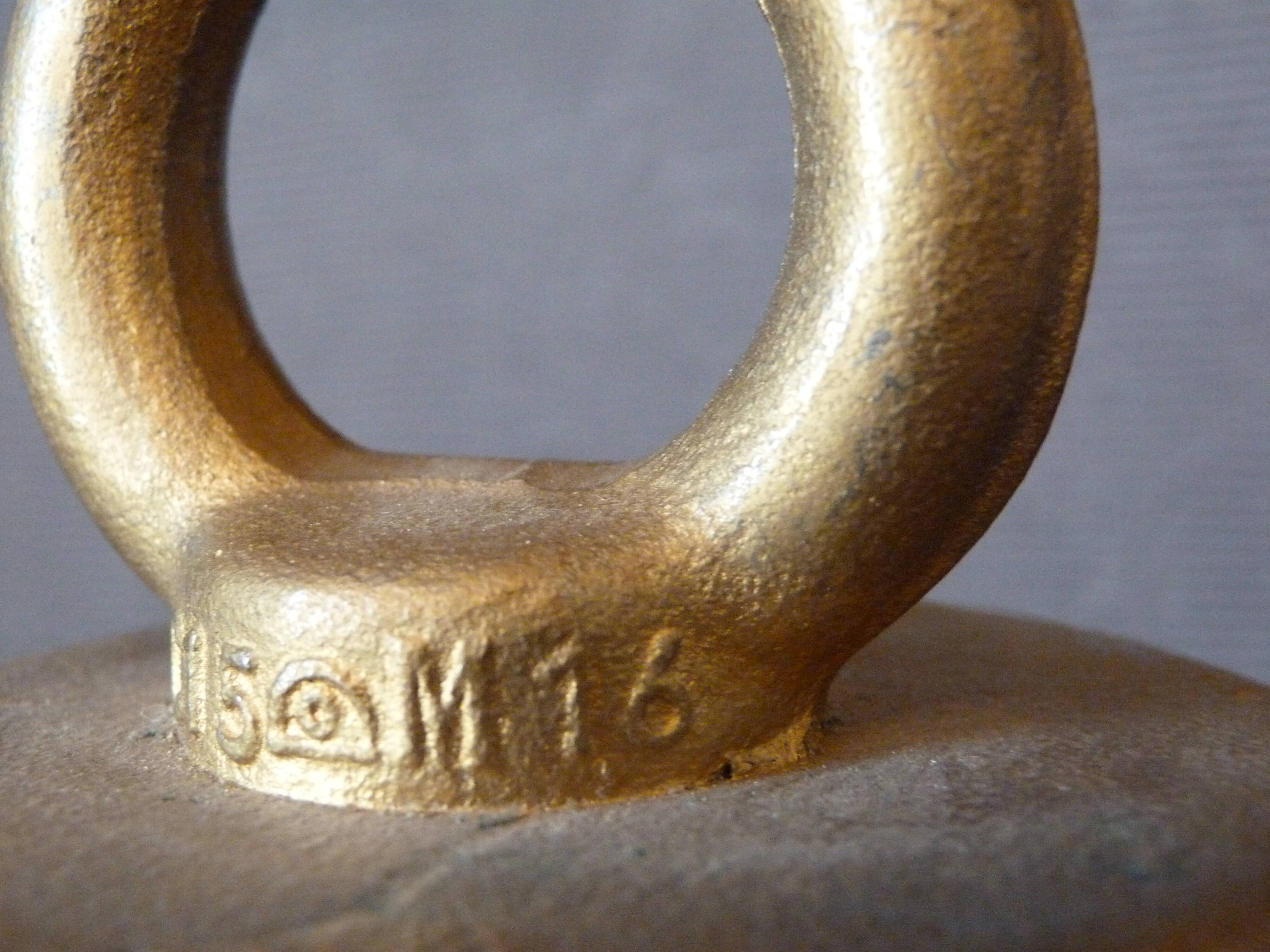 Cloche en bronze laitonné