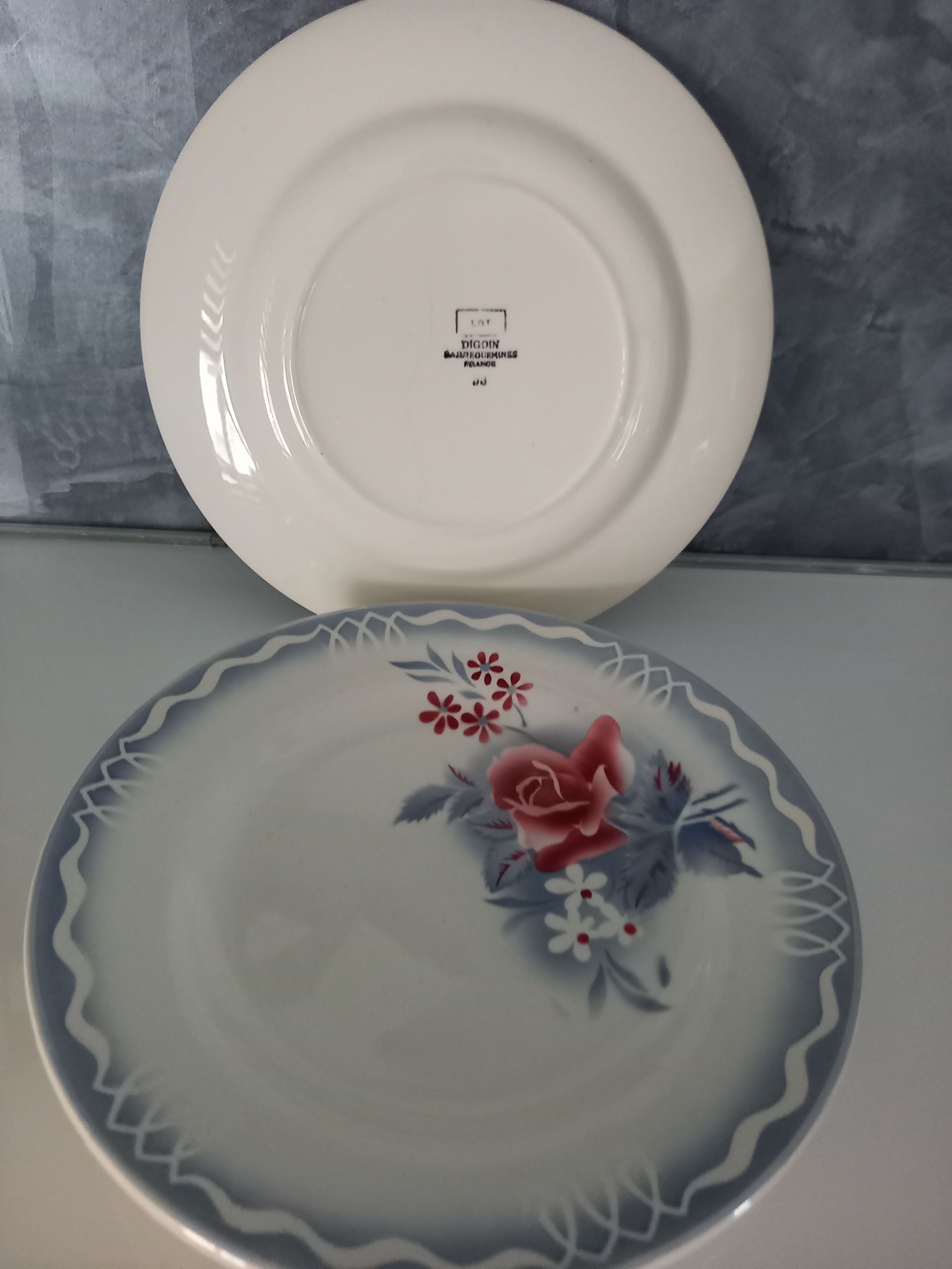 Lot of 4 flat plates Digoin Sarreguemines
