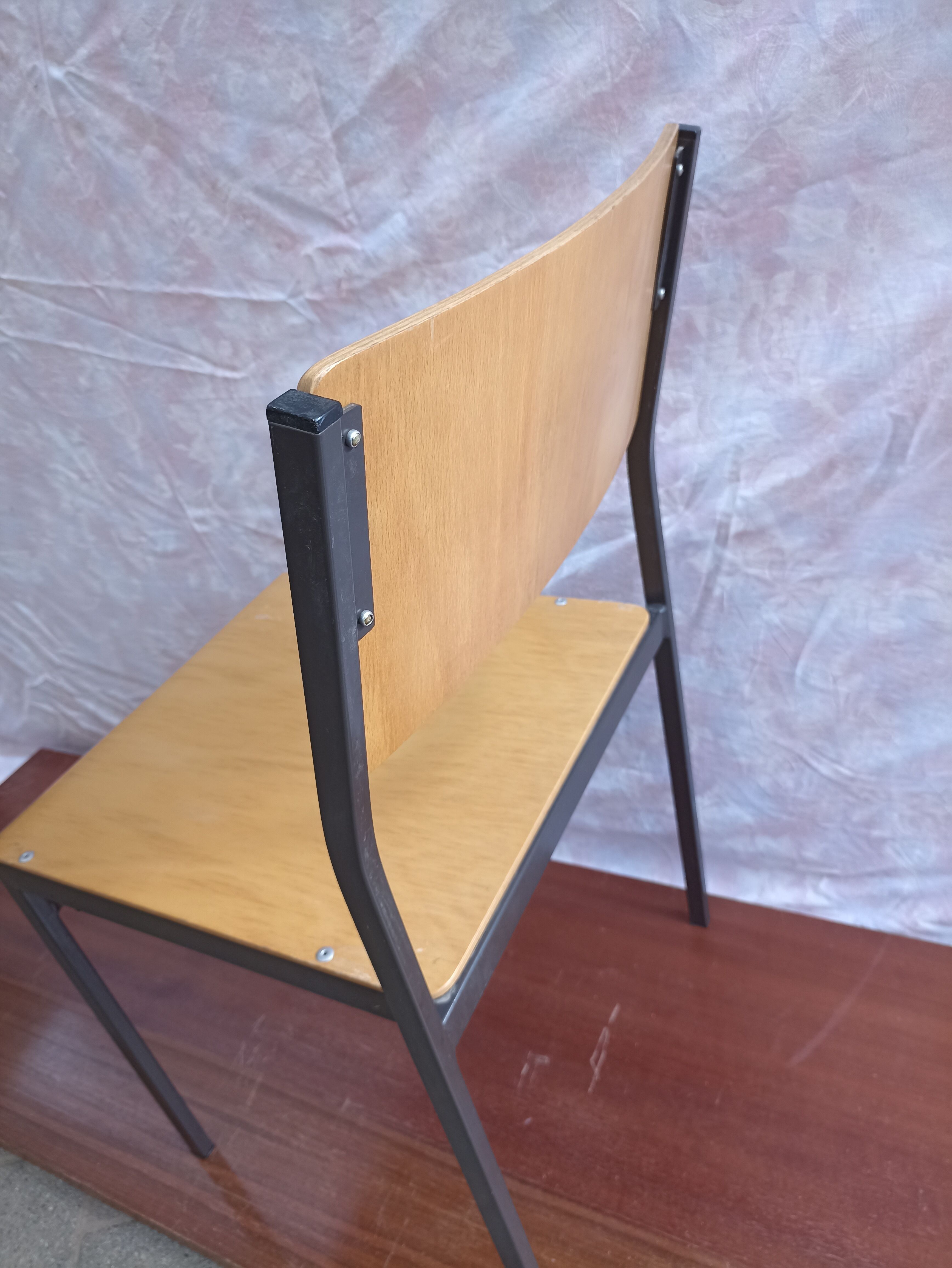 Set of 8 industrial chairs
