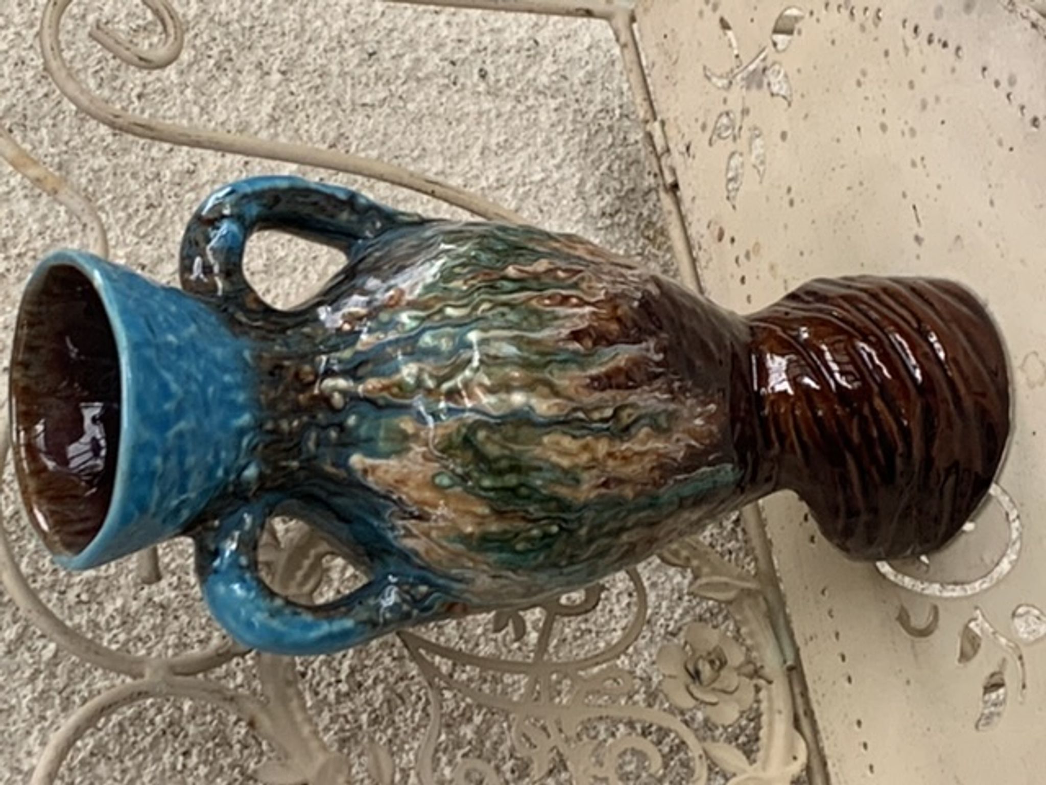 Vase amphore en barbotine, céramique émaillée de style vallauris vintage