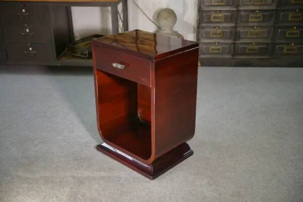 Art Deco mahogany bedside table/occasional unit with lacquered finish, 1930s