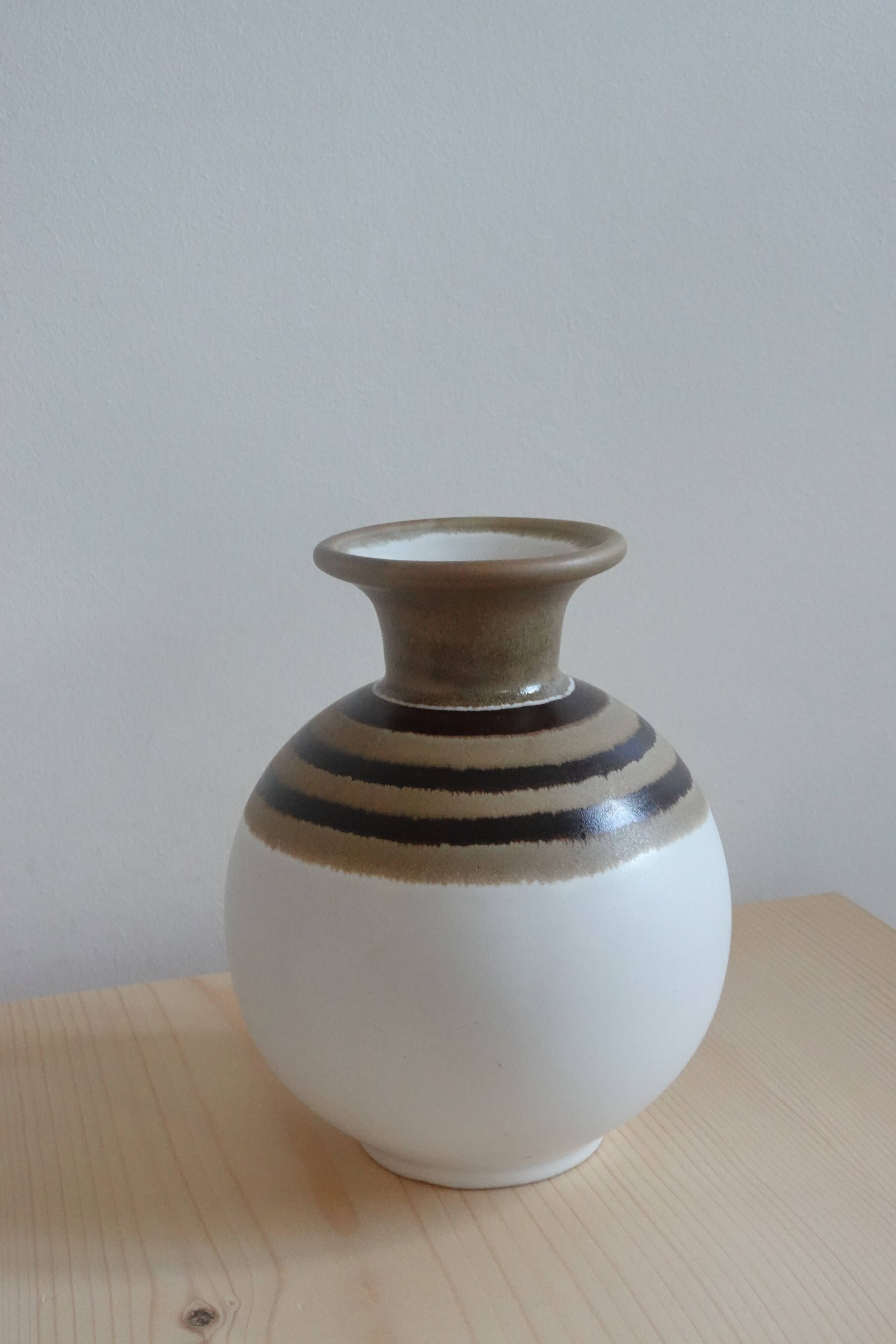 Bowl vase in the style of Lucie Rie