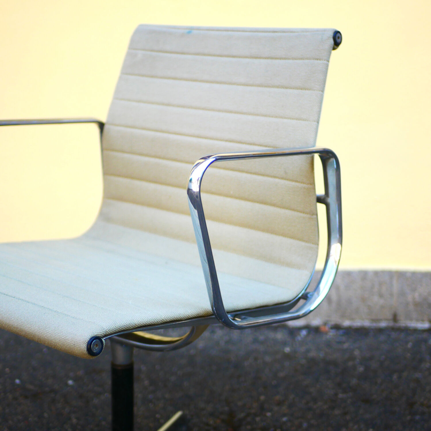 Charles Eames Chair