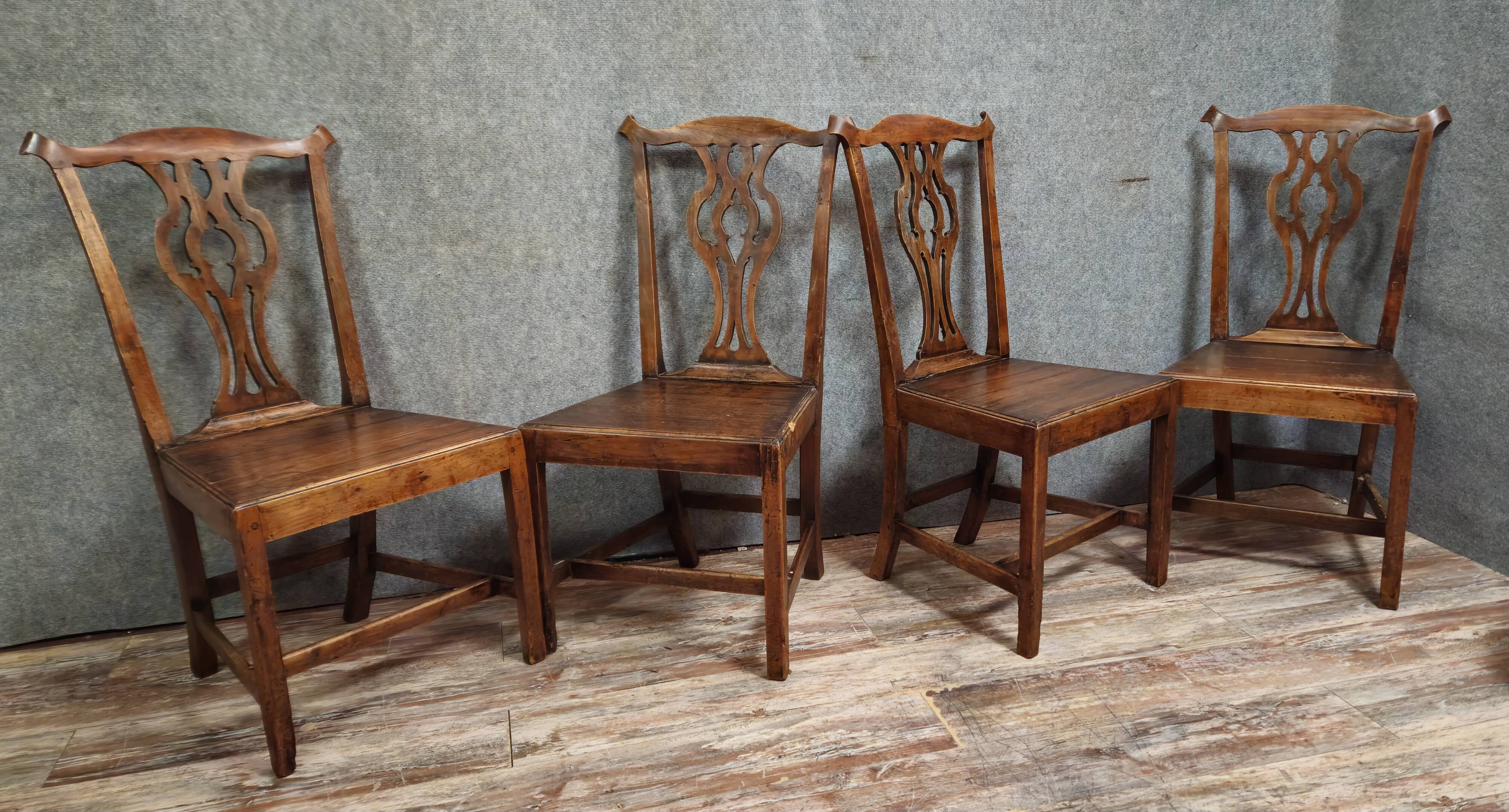 Set of 4 antique wooden chairs – 18th century / Chippendale style