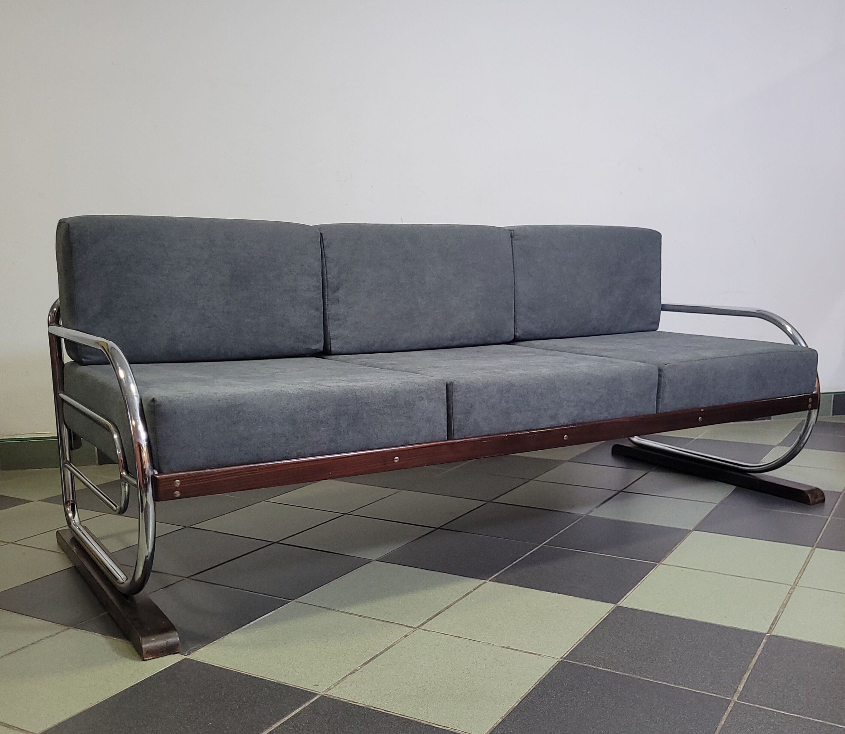 Bauhaus Chrome Sofa by Robert Slezak 1930'