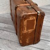 Old suitcase trunk from the 1940s