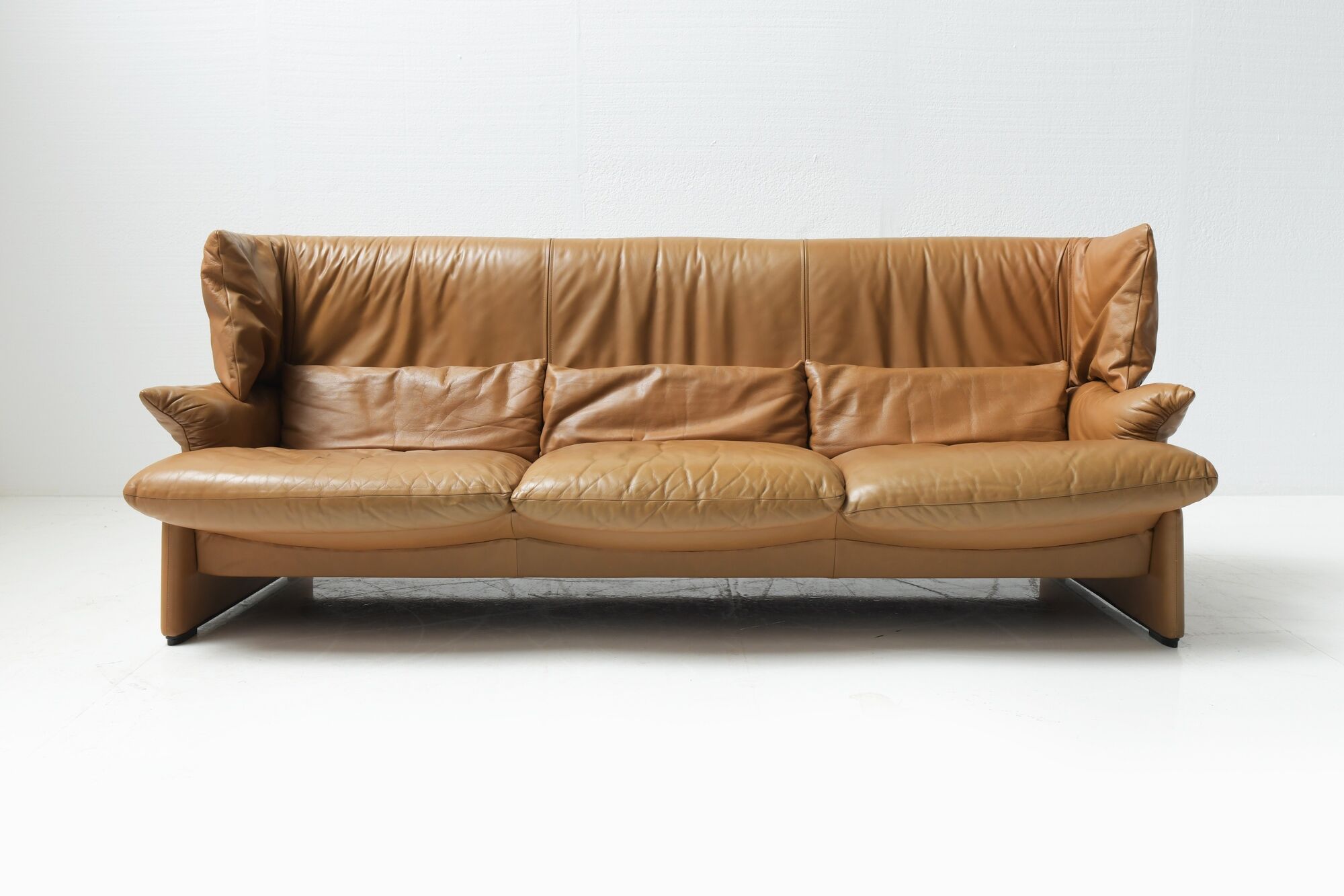 Portovenere sofa in original leather by Vico Magistretti for Cassina