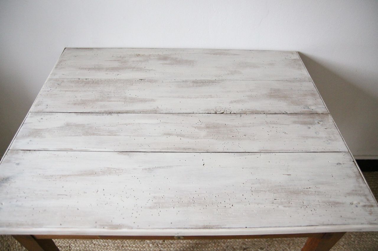 Table en bois patinée