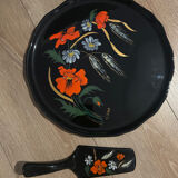 Dish with pie server